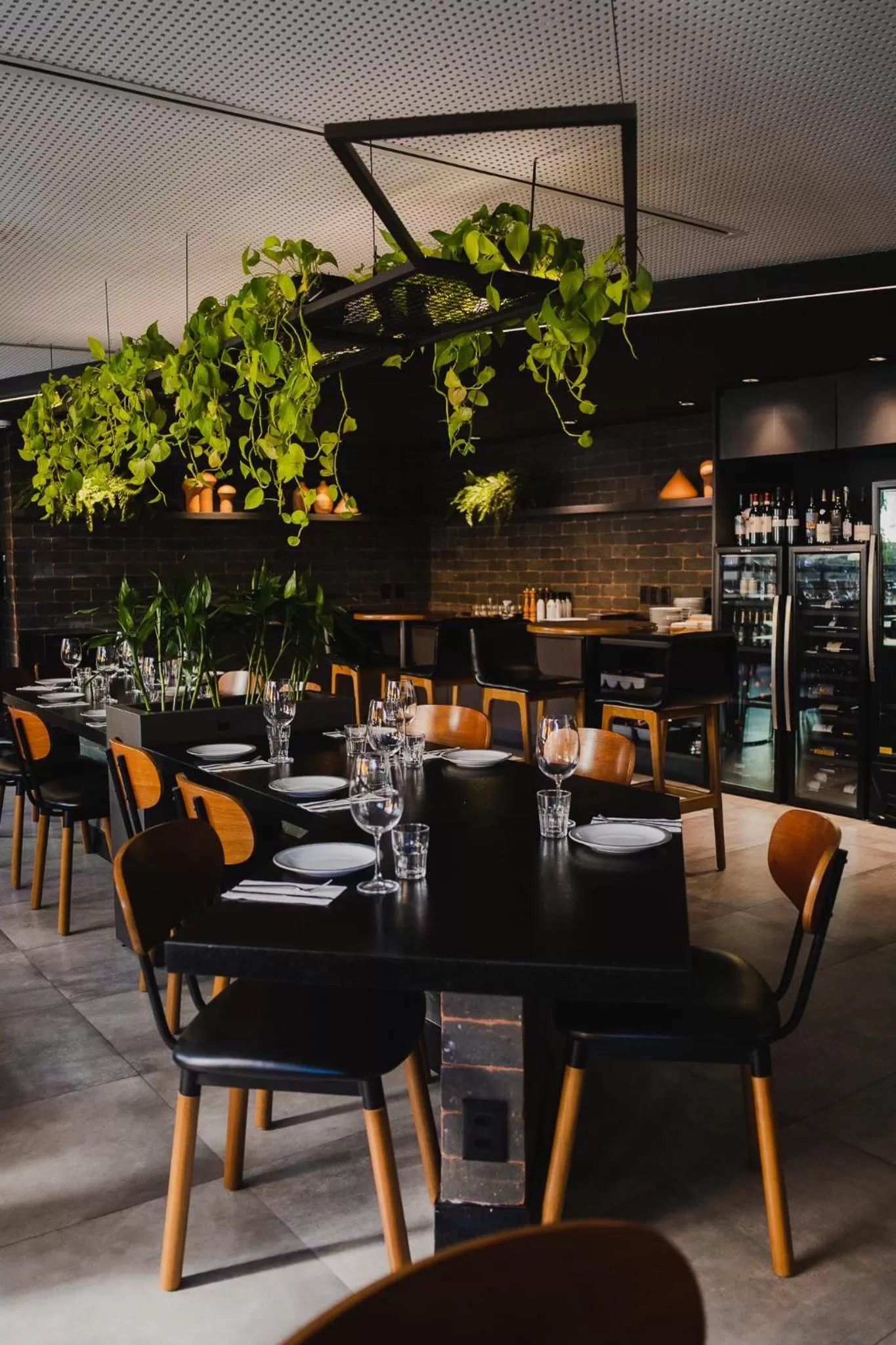 Restaurant/places to eat in Fity Hotel