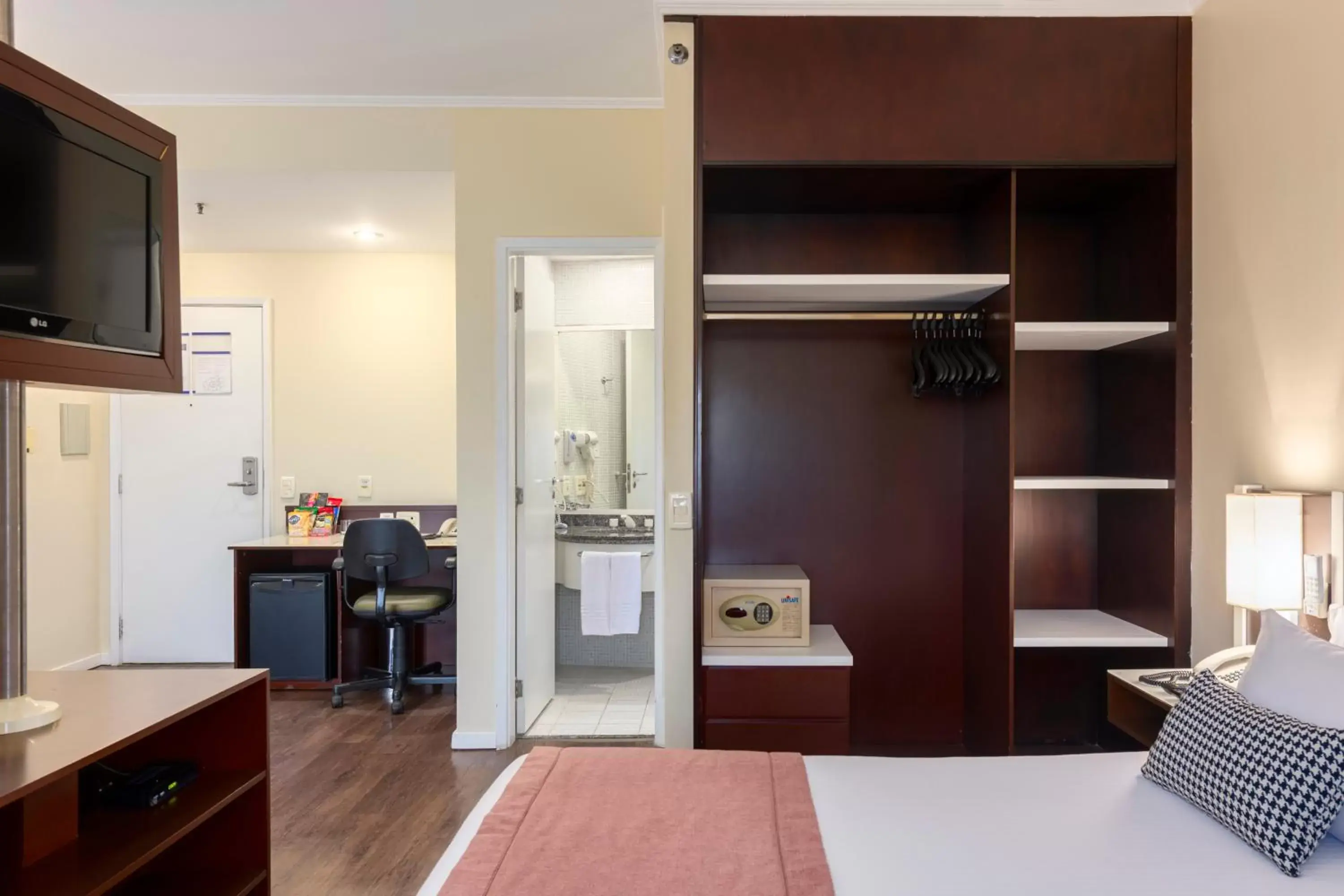 Luxo Room - double Bed in Blue Tree Towers Anália Franco - Tatuapé Luxo Room - double Bed in Blue Tree Towers Anália Franco - Tatuapé