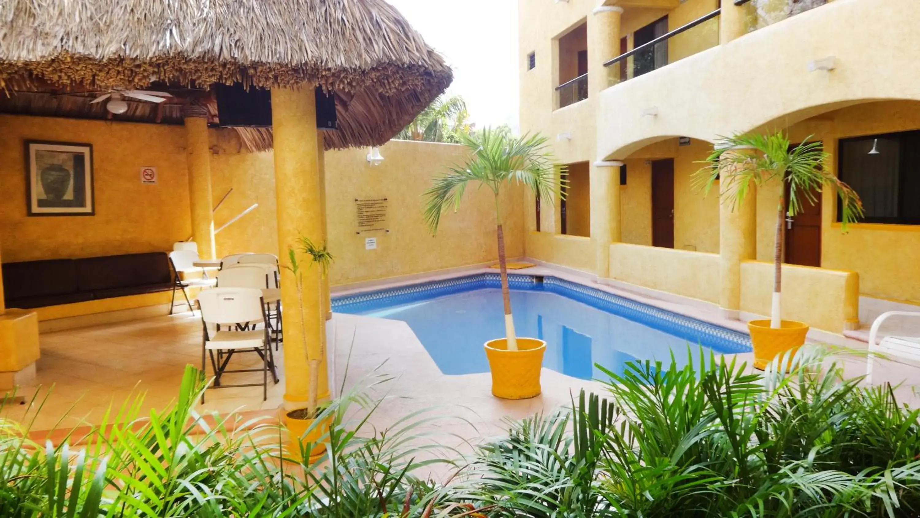 Swimming pool, Property Building in Villas La Lupita