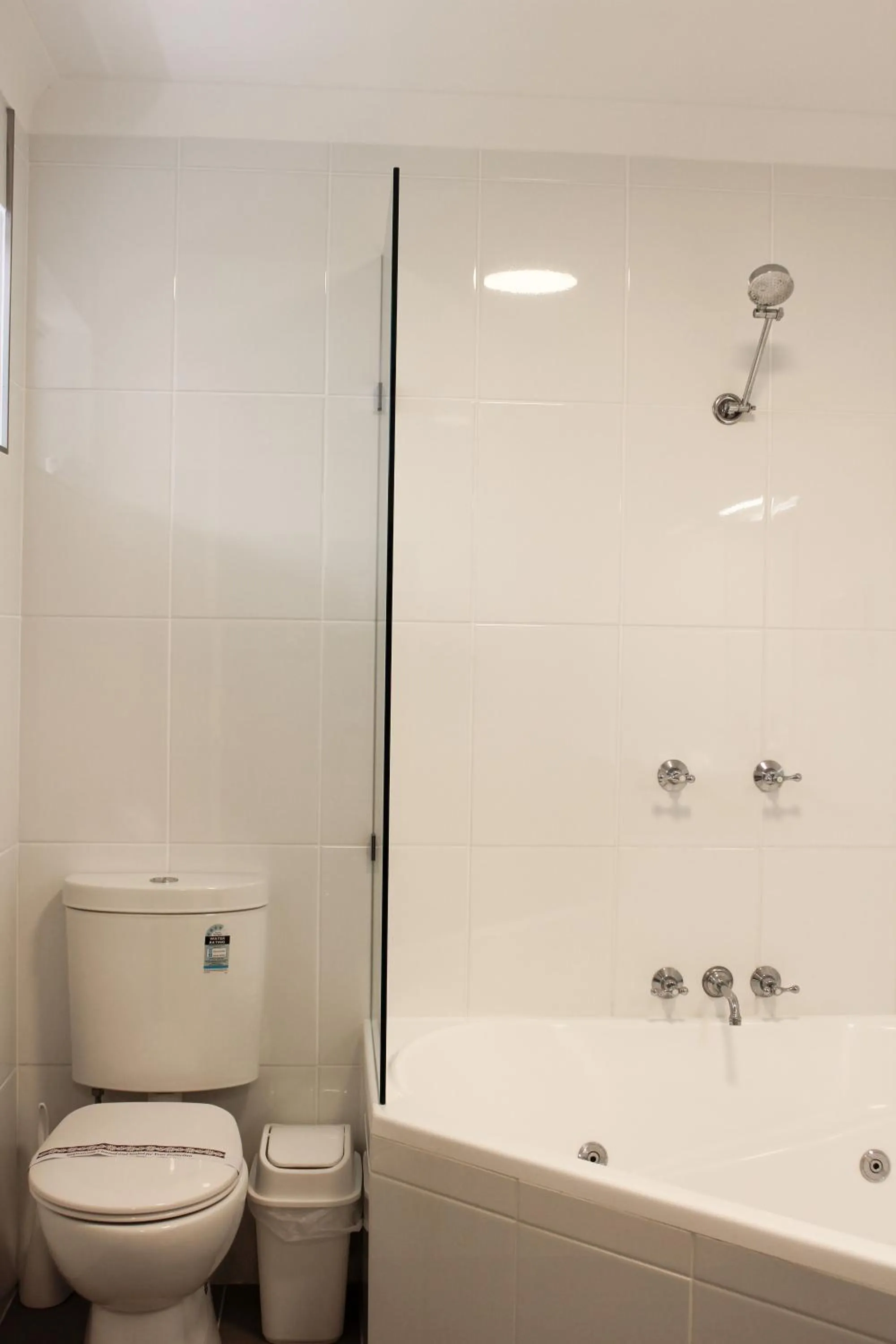 Bathroom in Aston Motel Yamba