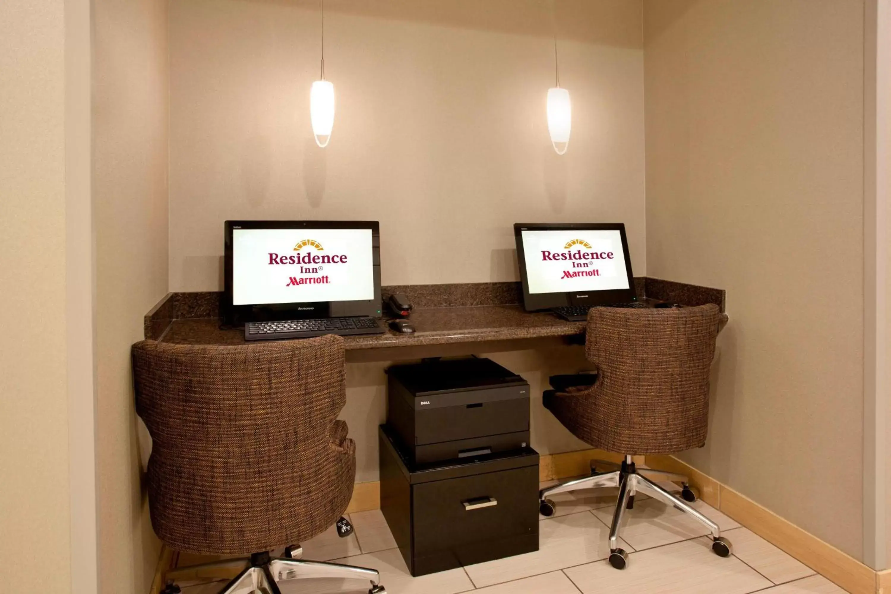 Business facilities in Residence Inn by Marriott Portland Airport at Cascade Station