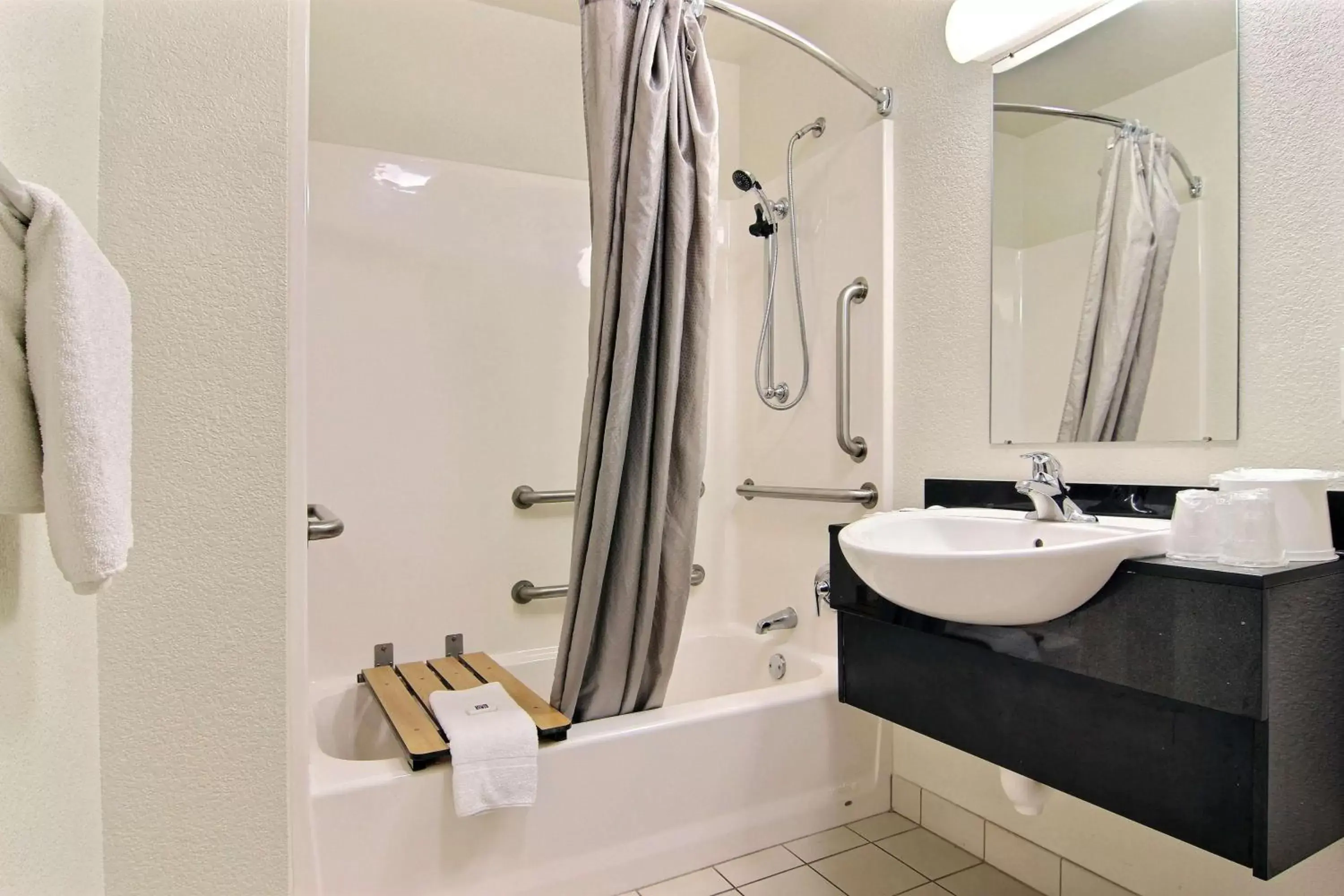 Bedroom, Bathroom in Motel 6-Fort Stockton, TX