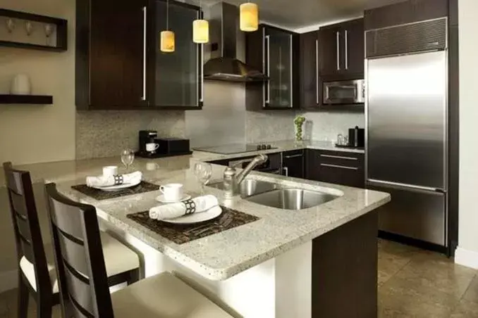 Photo of the whole room, Kitchen/Kitchenette in Key West Marriott Beachside Hotel