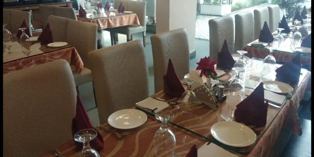 Restaurant/Places to Eat in Hotel Rama Trident