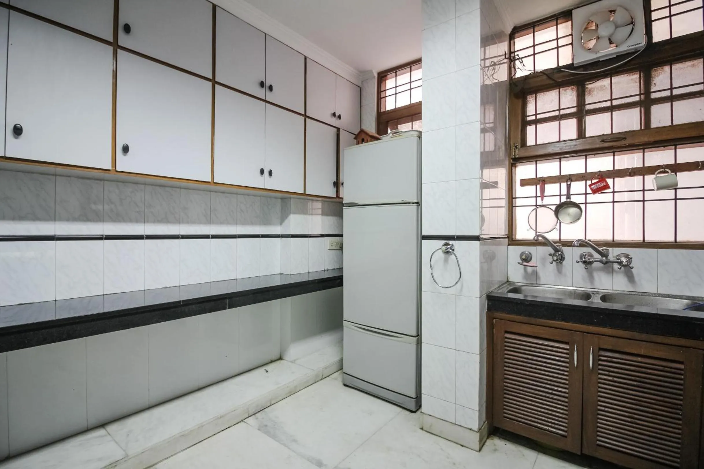 Coffee/tea facilities in Under My Roof Green Park