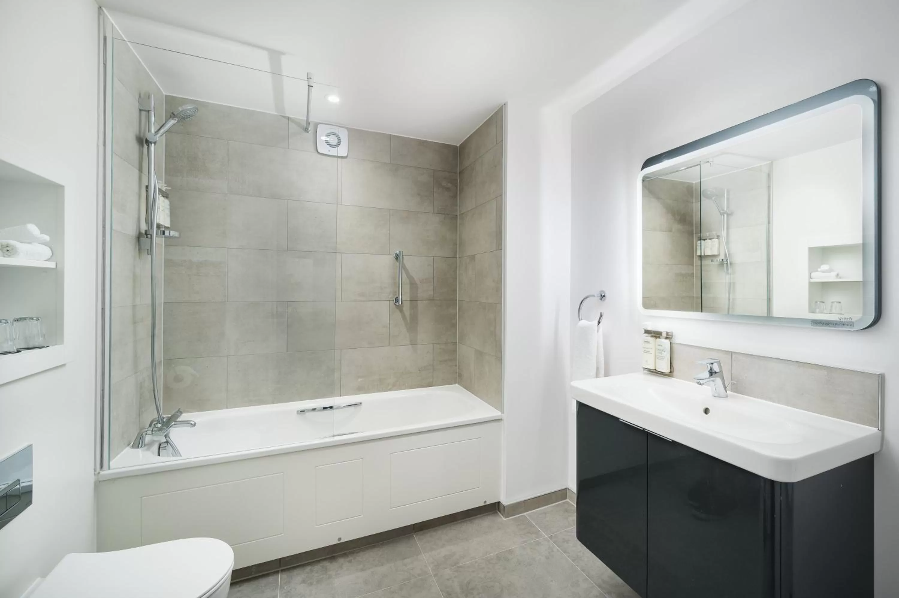 Photo of the whole room in voco St. Johns Solihull by IHG