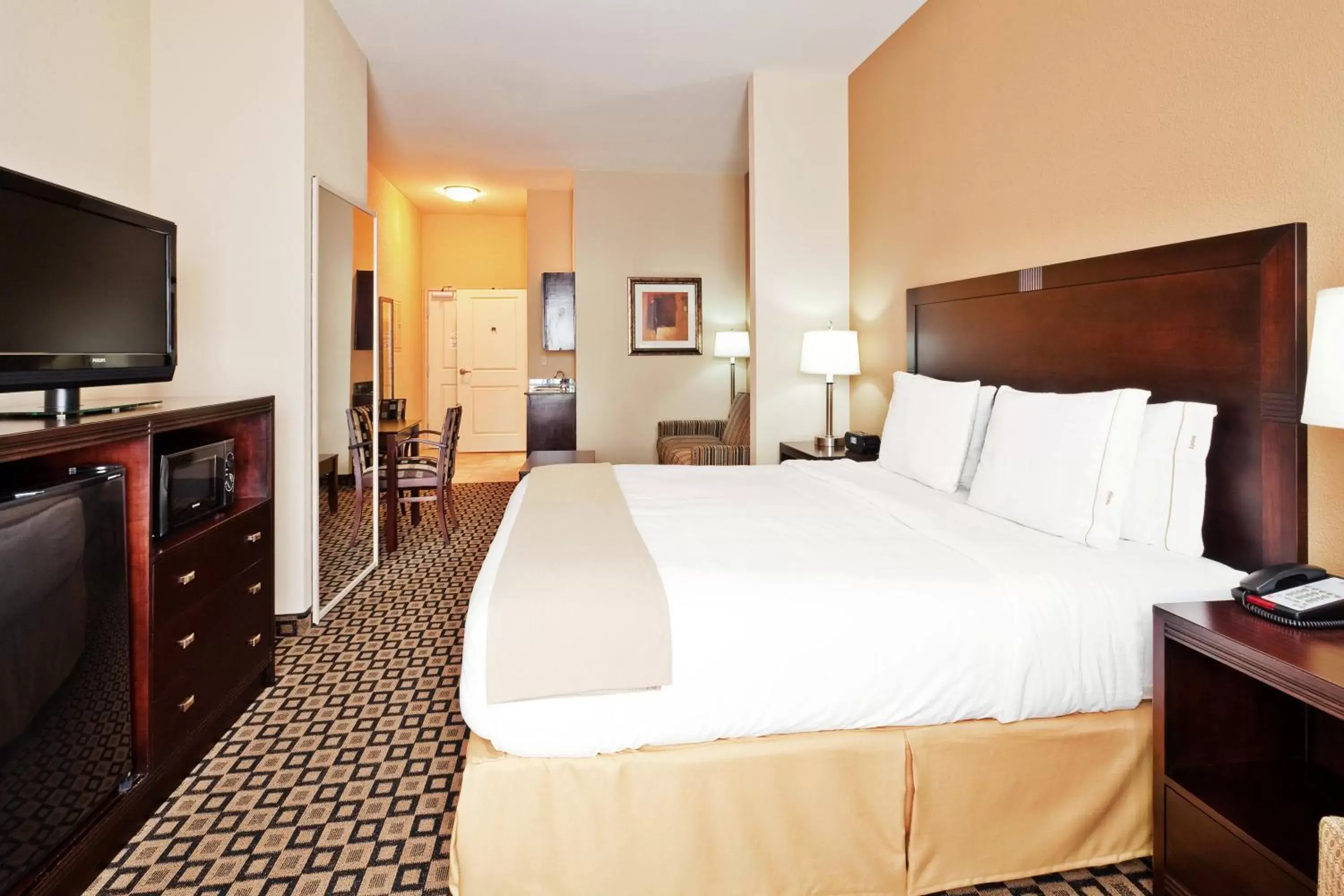 Photo of the whole room, Bed in Holiday Inn Express & Suites Clovis, an IHG Hotel