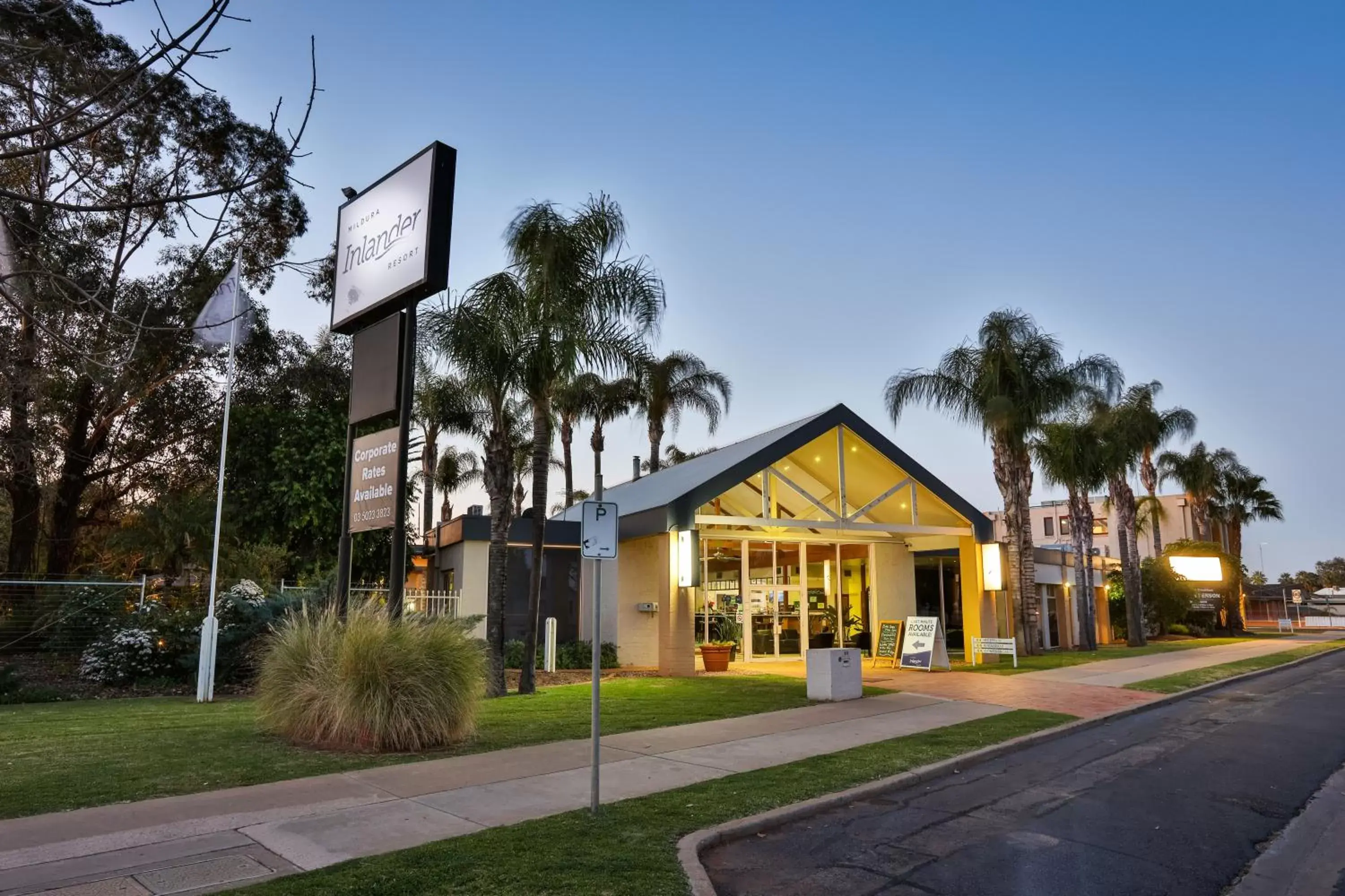 Street view, Property Building in Mildura Inlander Resort