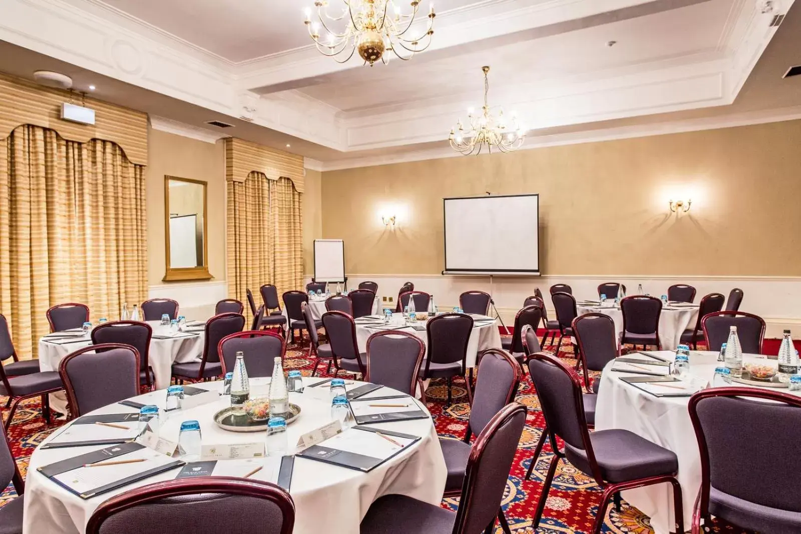 Banquet/Function facilities in Old Swan Hotel