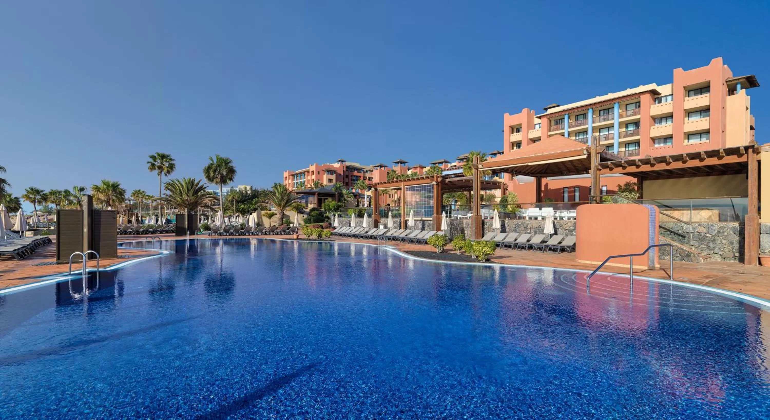 Swimming pool in H10 Tindaya