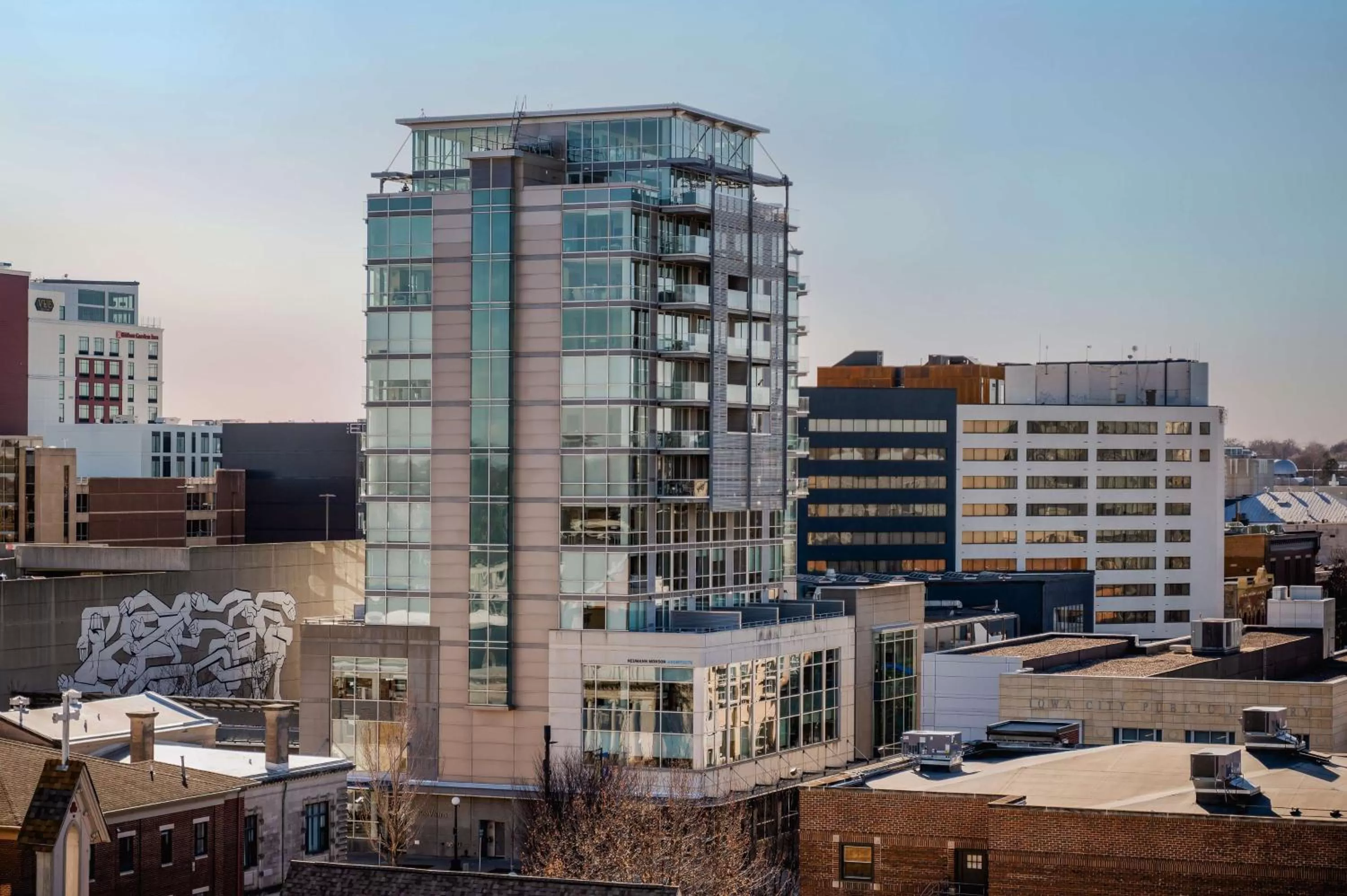 Property building in Hotelvetro Iowa City, Tapestry Collection By Hilton