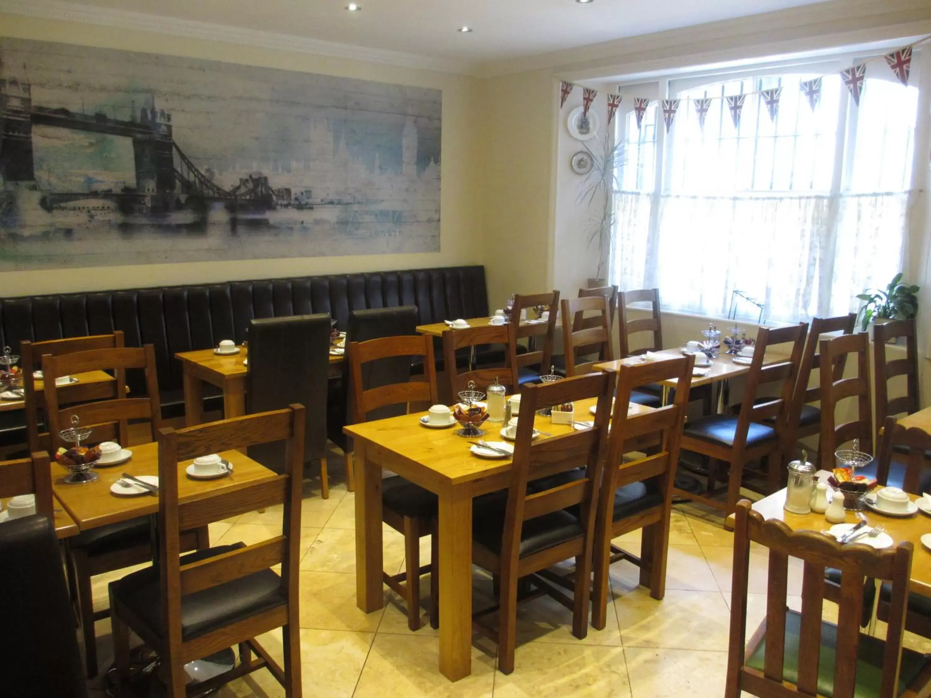 Restaurant/Places to Eat in Belvedere Hotel