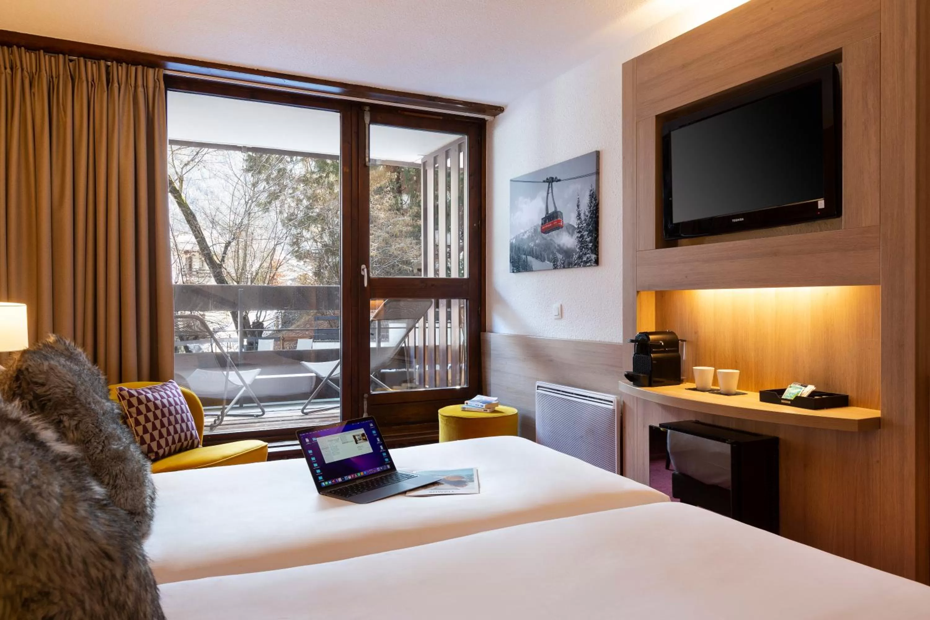 Bedroom, Bed in SOWELL HOTELS Mont Blanc et SPA