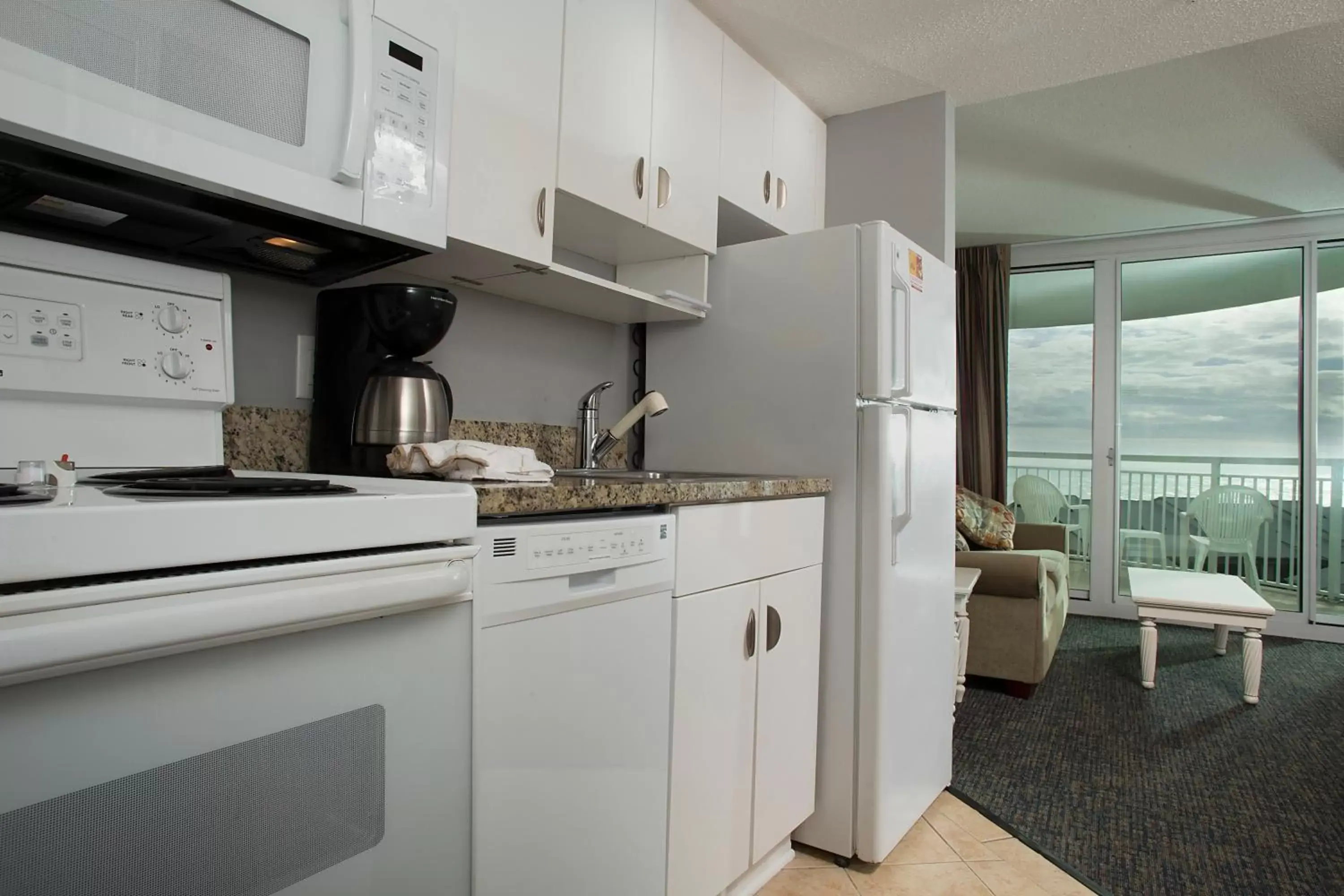 Kitchen or kitchenette, Kitchen/Kitchenette in Avista Resort