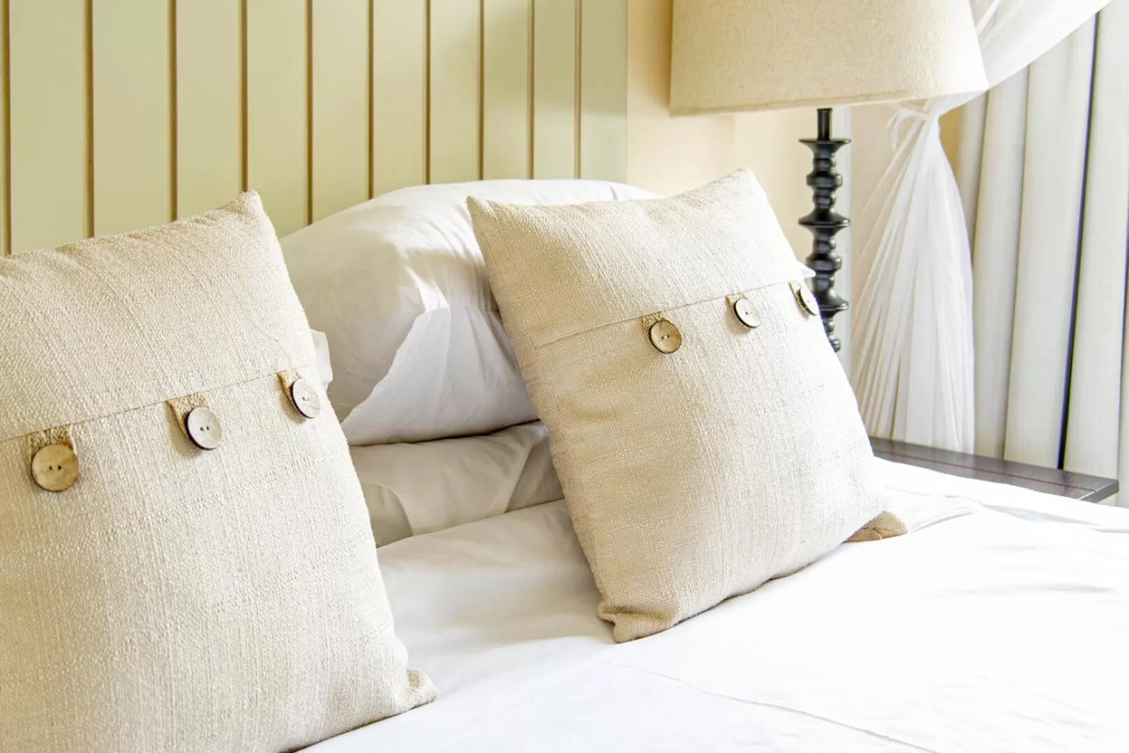 Bed in The Leslie - Bed & Breakfast