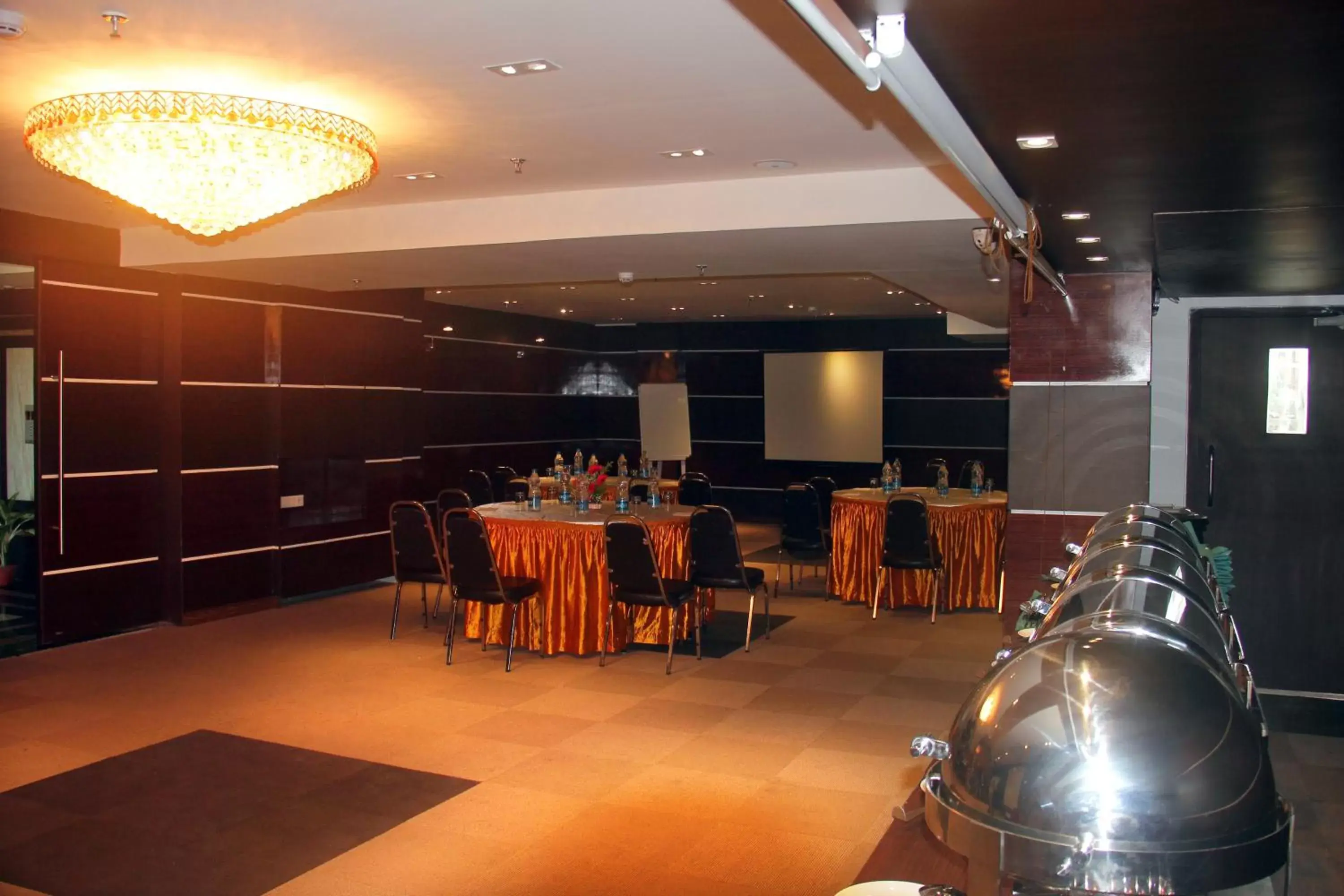 Banquet/Function facilities, Restaurant/Places to Eat in Ethnotel, Kolkata Airport