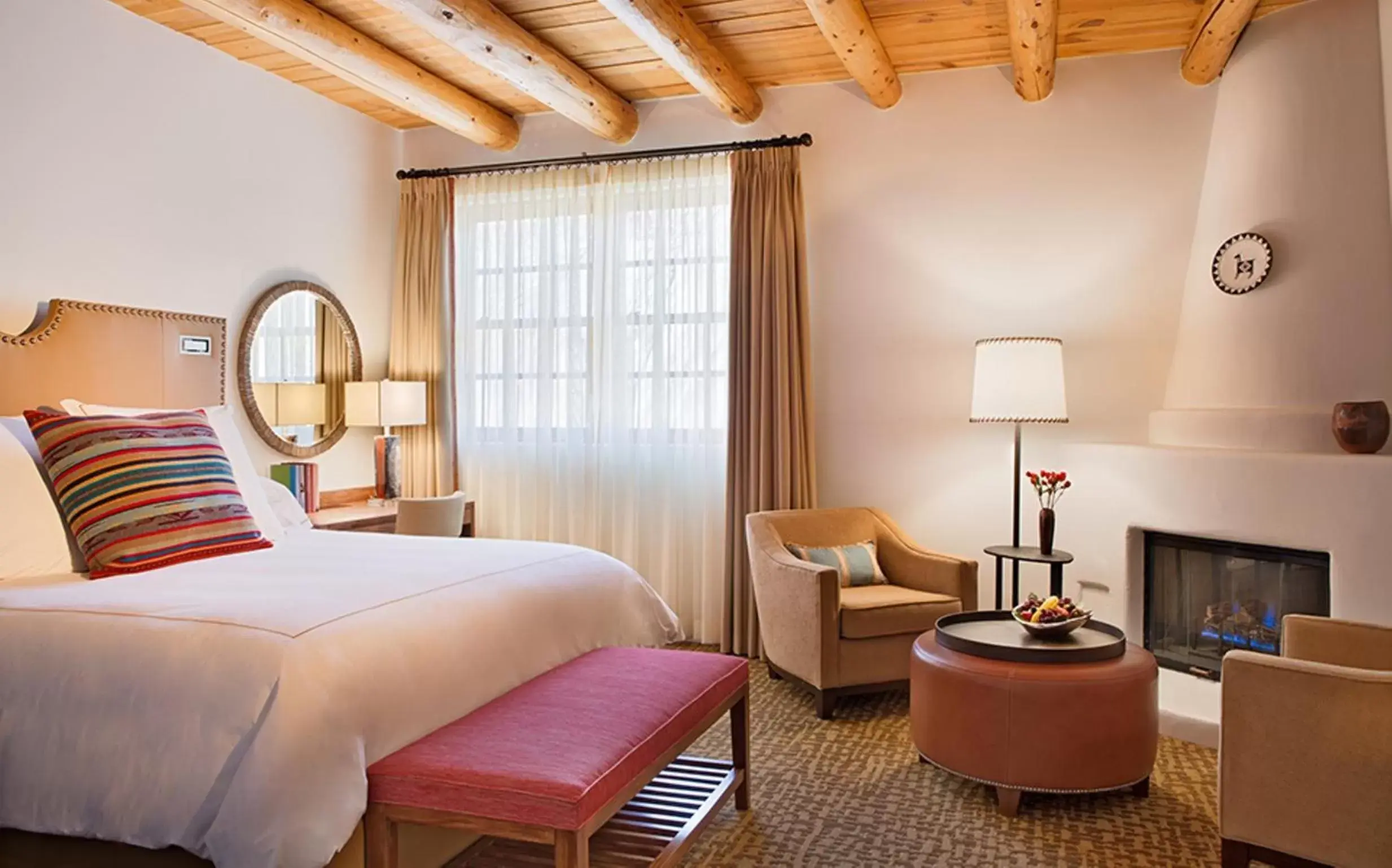 Bed in Rosewood Inn of the Anasazi