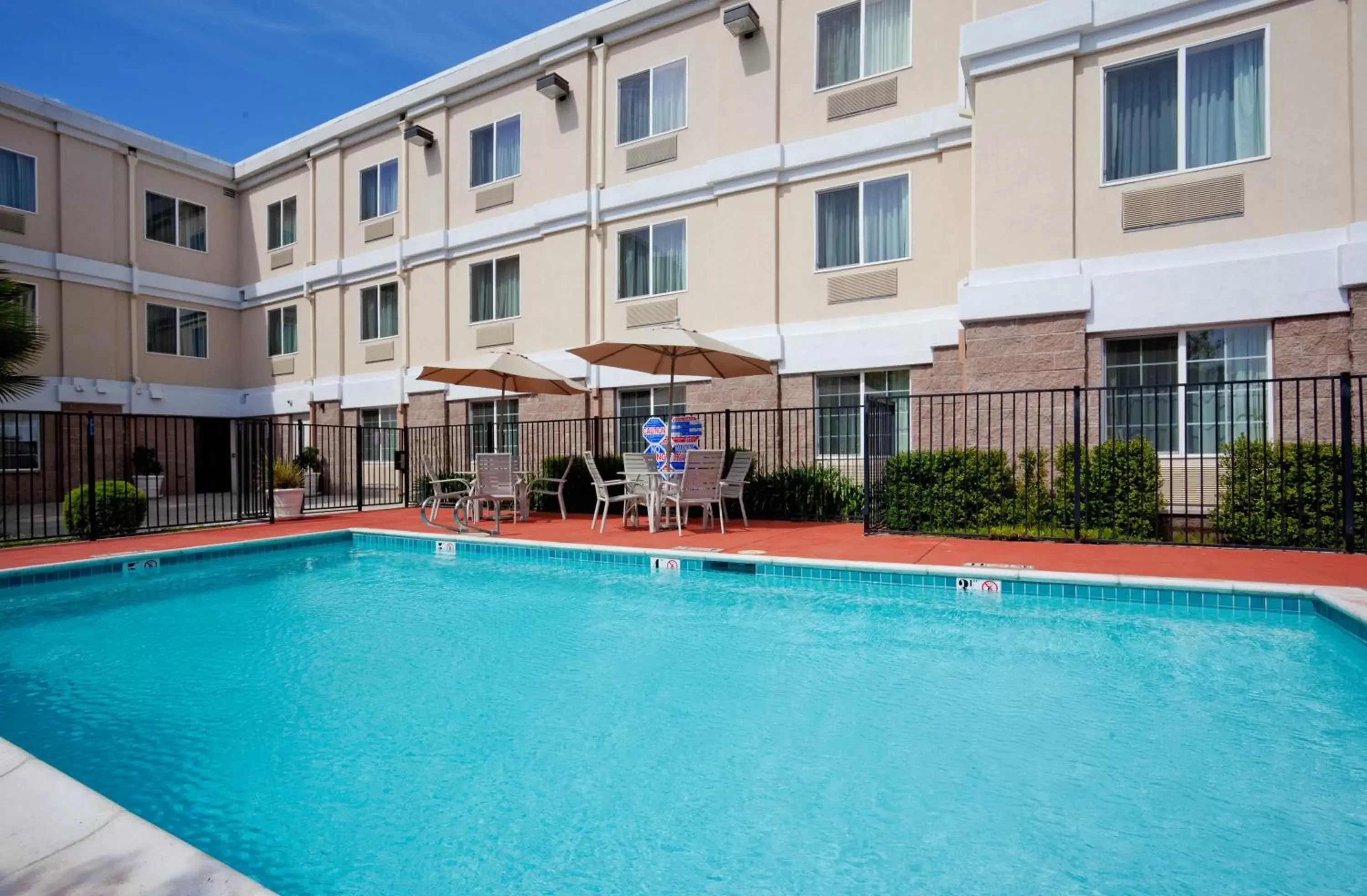 Swimming Pool in Holiday Inn Express Hotel & Suites Livermore, an IHG Hotel