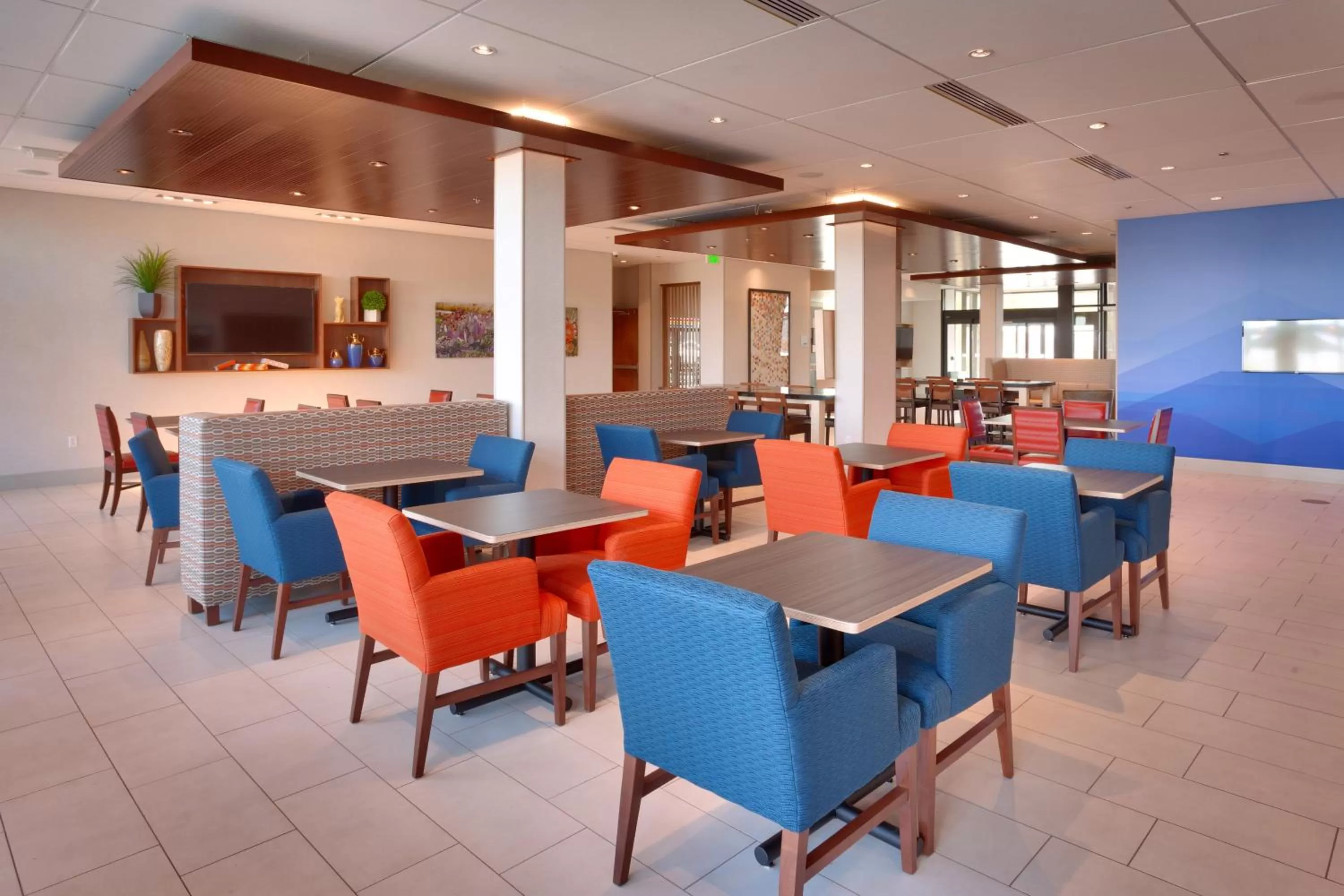 Breakfast in Holiday Inn Express & Suites Phoenix West - Buckeye by IHG