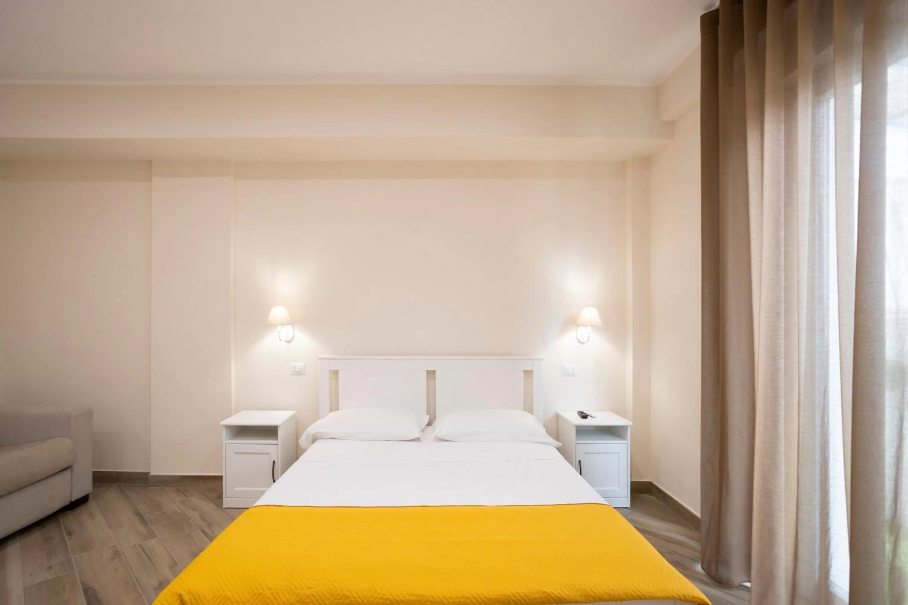 Photo of the whole room, Bed in Residence O'Sole Mio Pompei