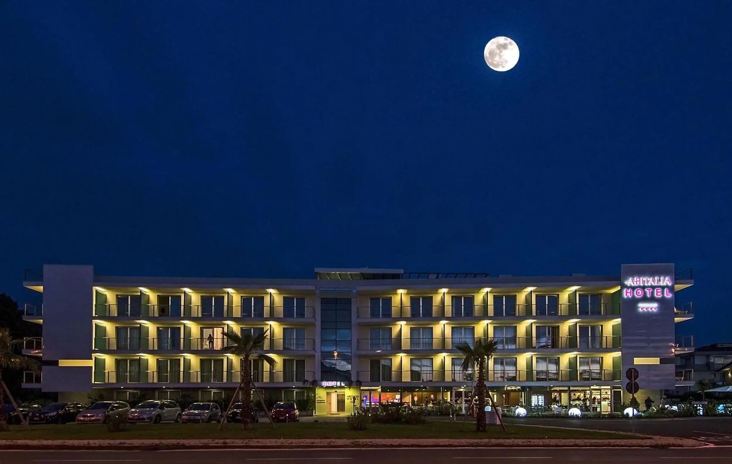 Facade/entrance, Property Building in Hotel Viareggio