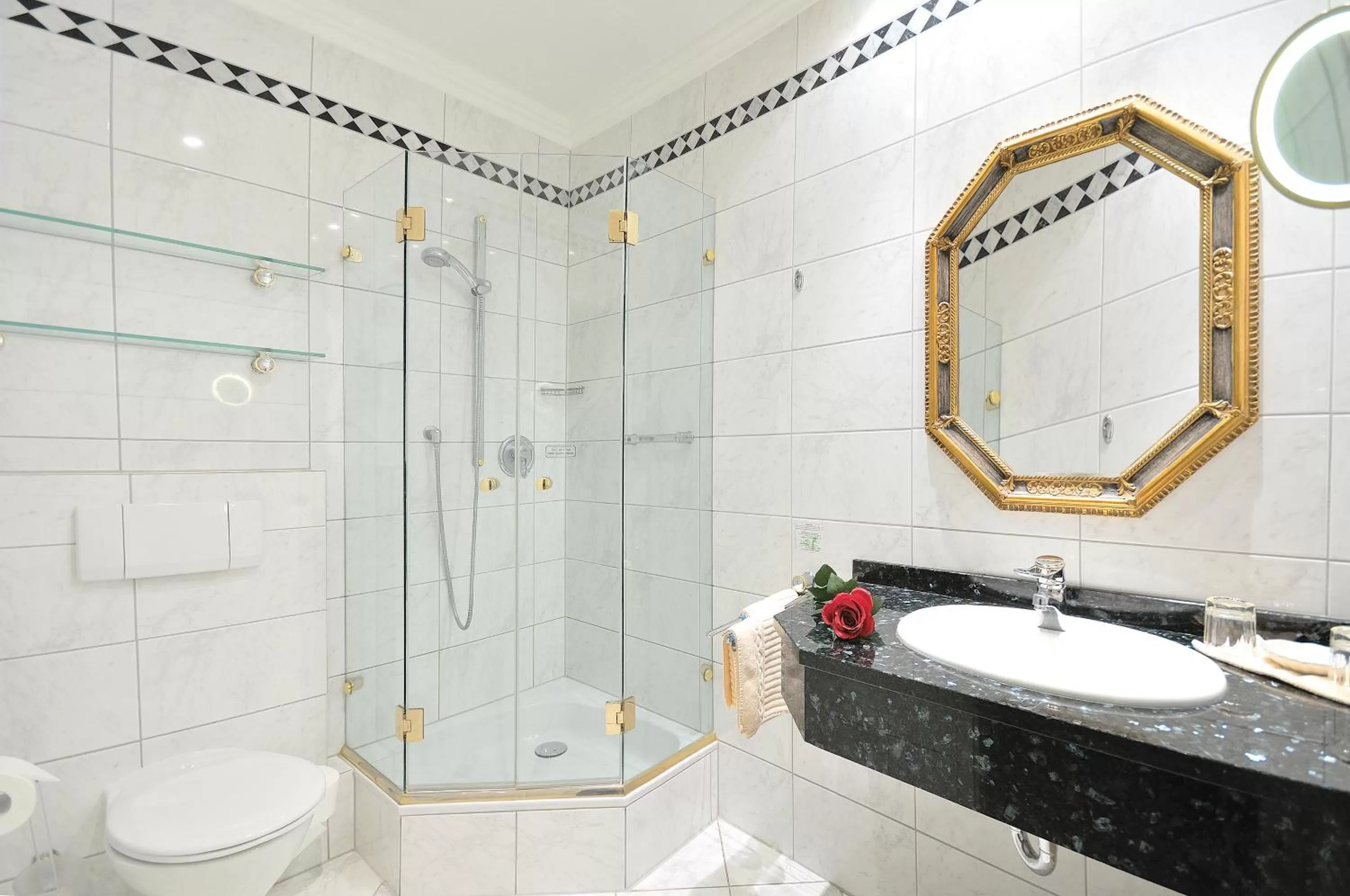 Photo of the whole room in Hotel Residenz am Rosengarten