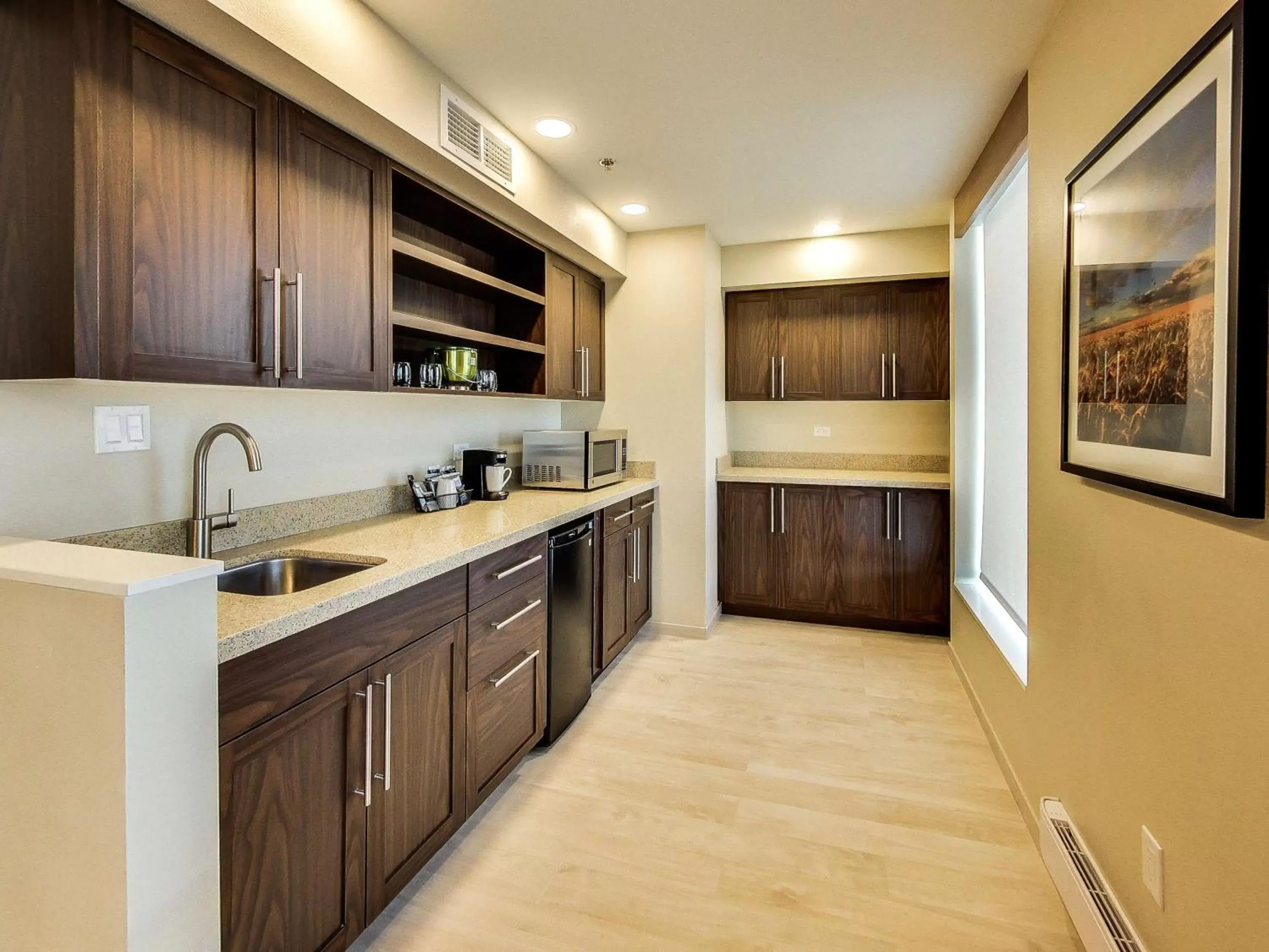 Photo of the whole room, Kitchen/Kitchenette in Hyatt Place Edmonton West