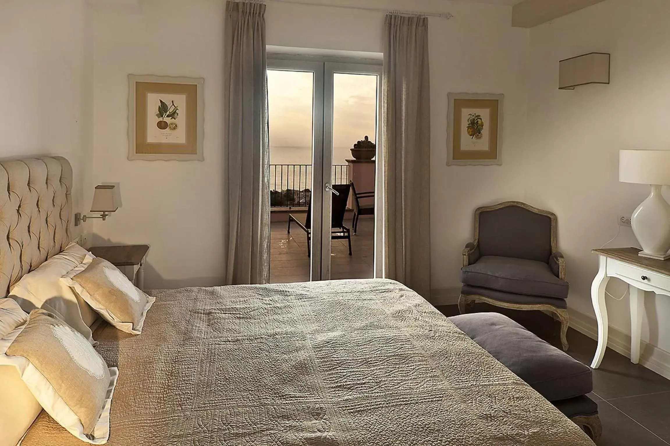 View (from property/room), Bed in Tenuta Del Poggio Antico