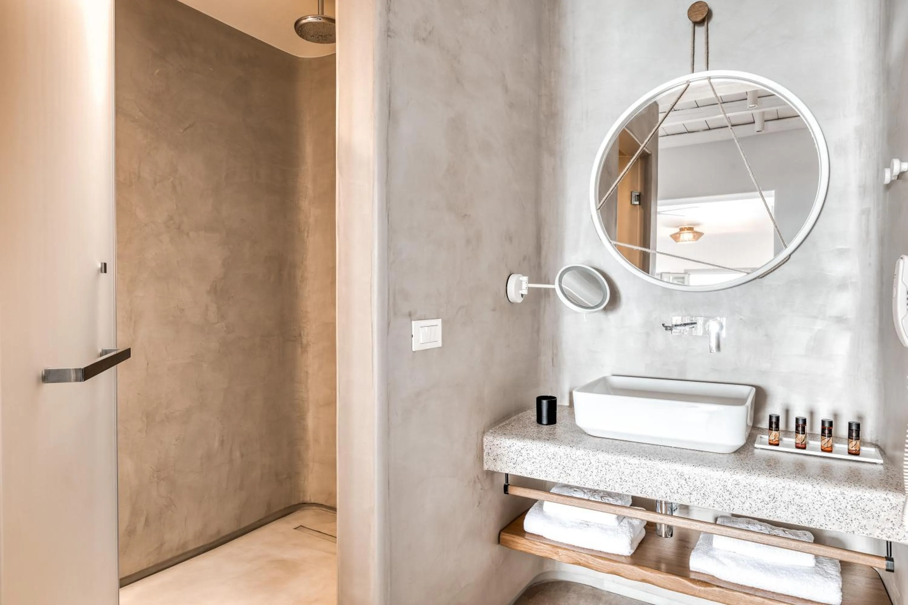 Bathroom in Alissachni Mykonos