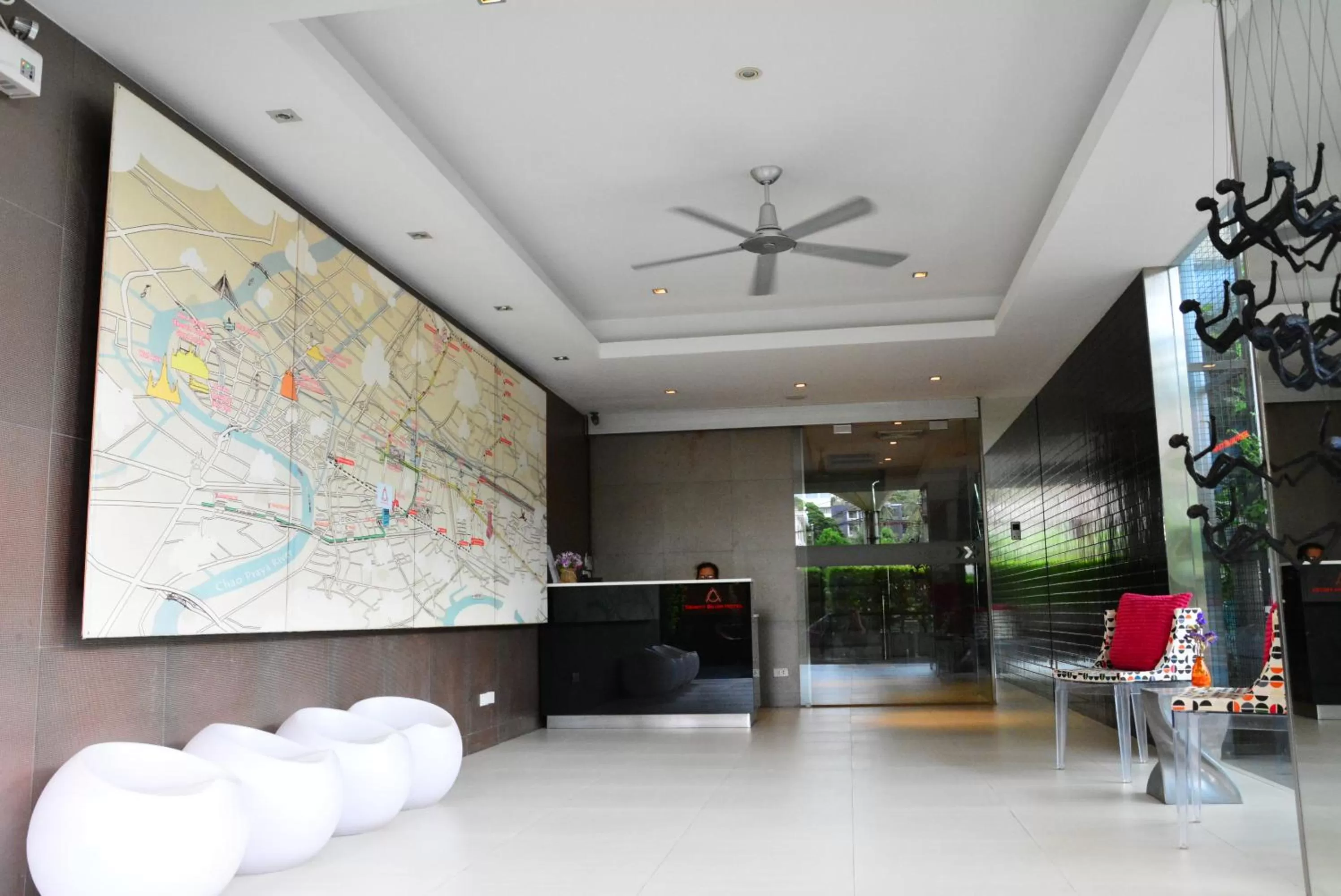 Lobby or reception in Trinity Silom Hotel