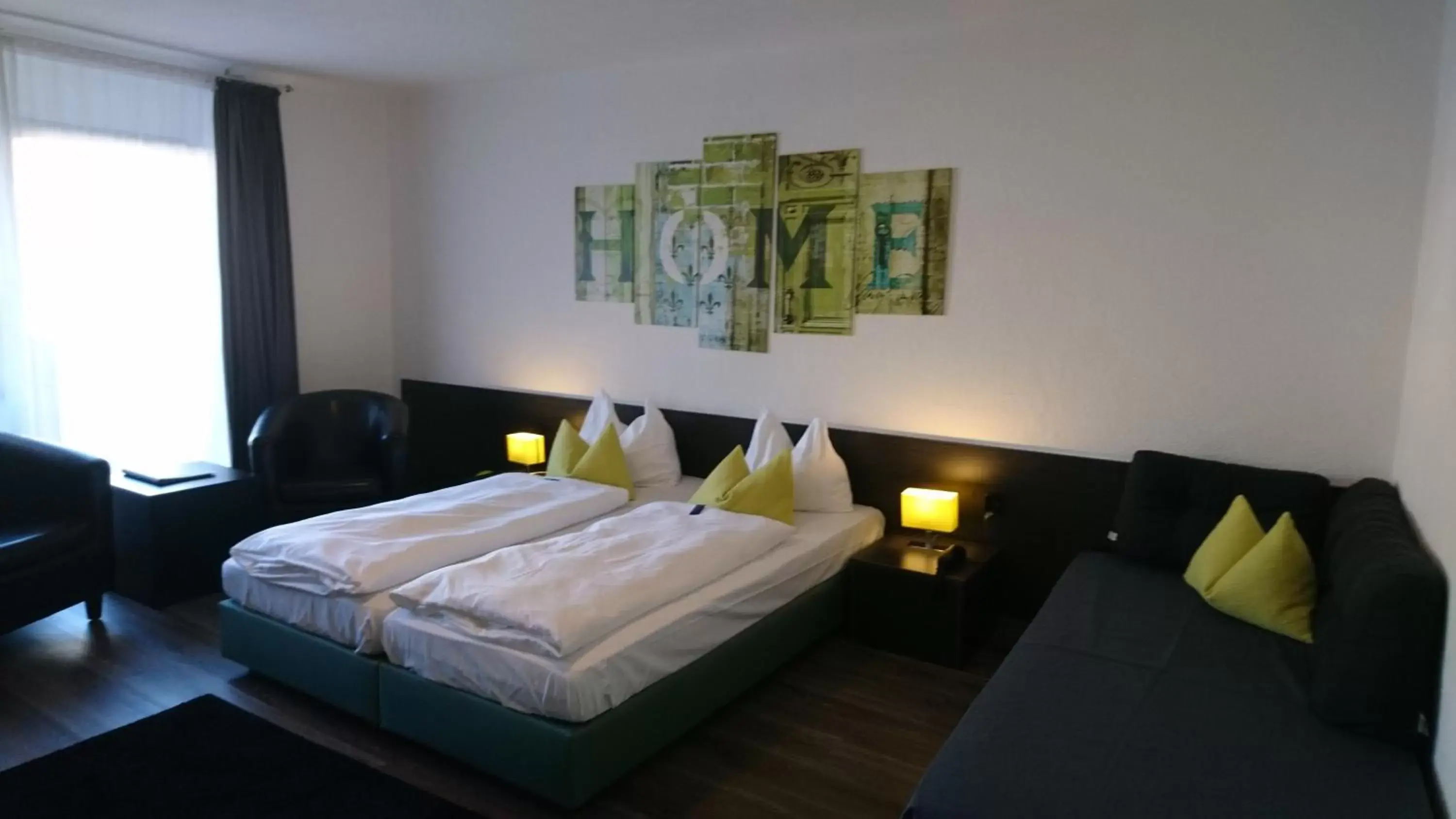 Photo of the whole room, Bed in Hotel Deutschherrenhof