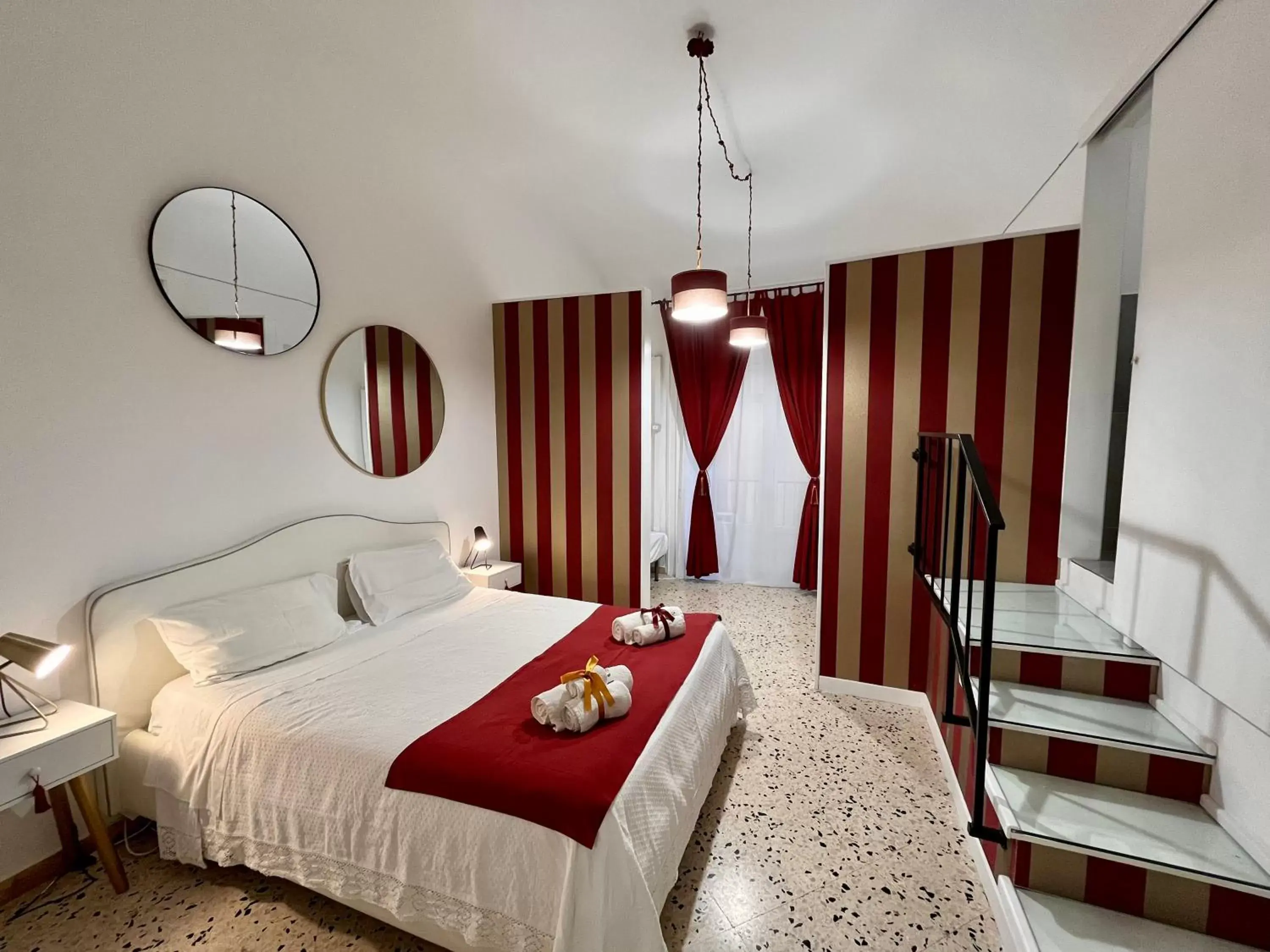 Photo of the whole room, Bed in Palazzo delle Logge