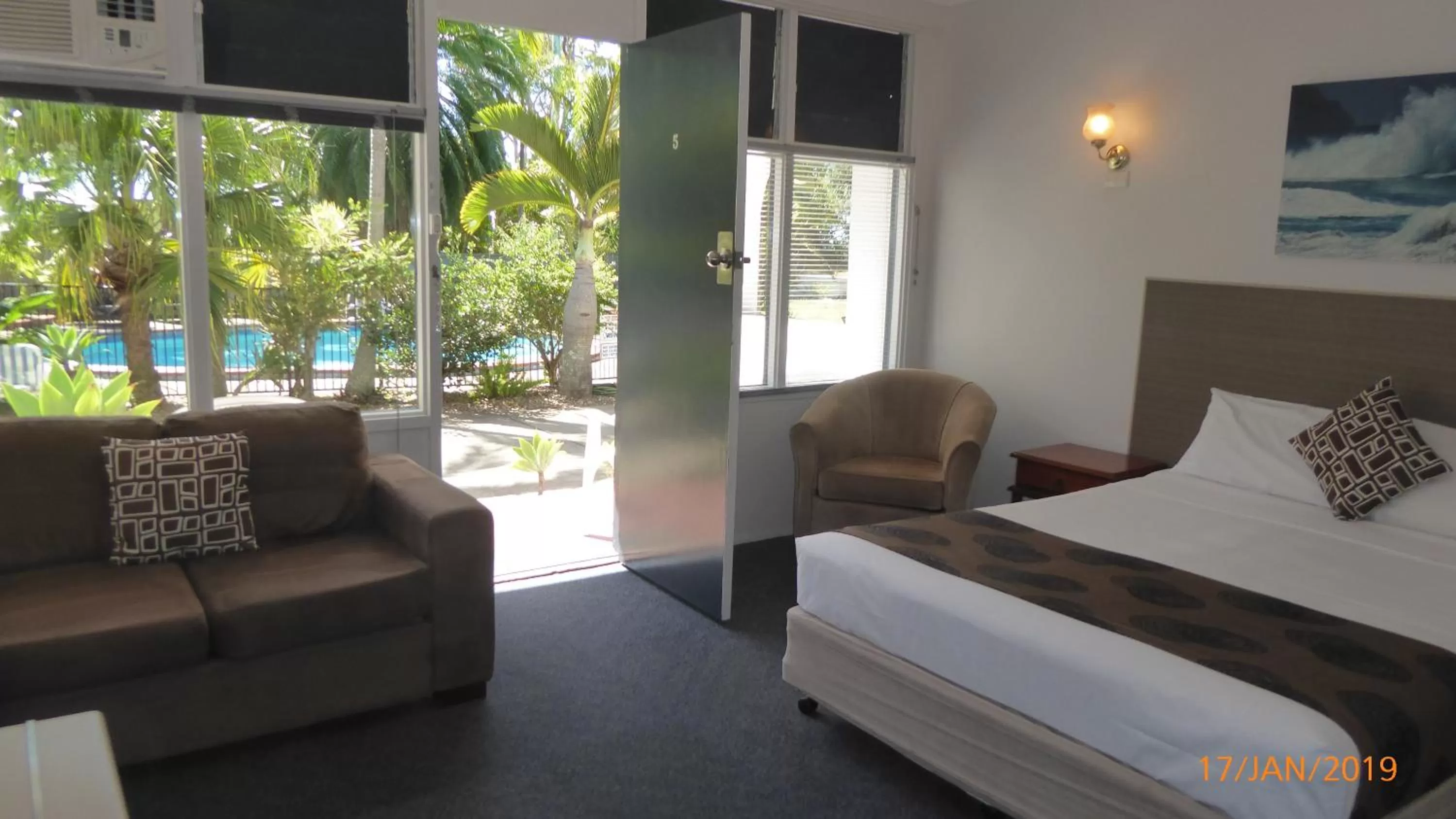 Property building, Bed in Tower Court Motel - adults only haven