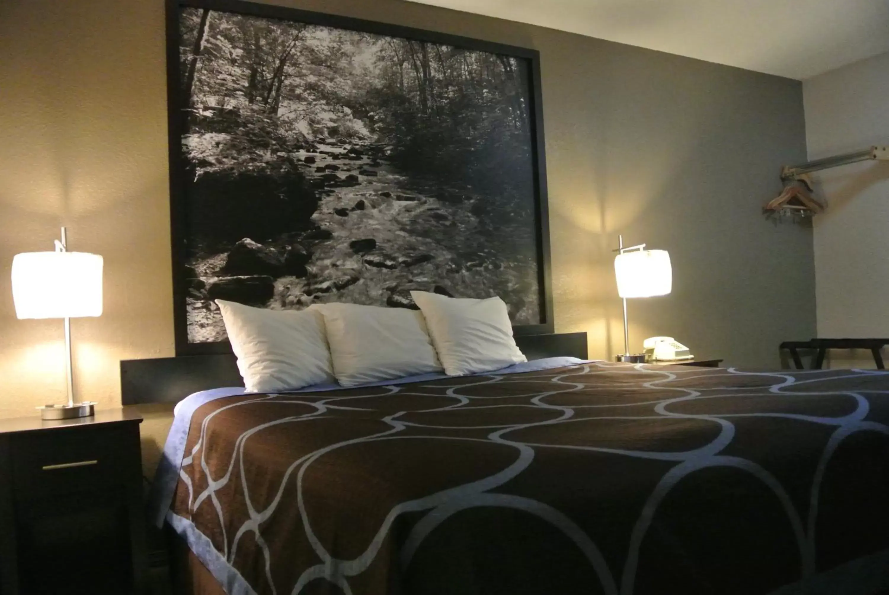 Bed in Super 8 by Wyndham Cortez/Mesa Verde Area