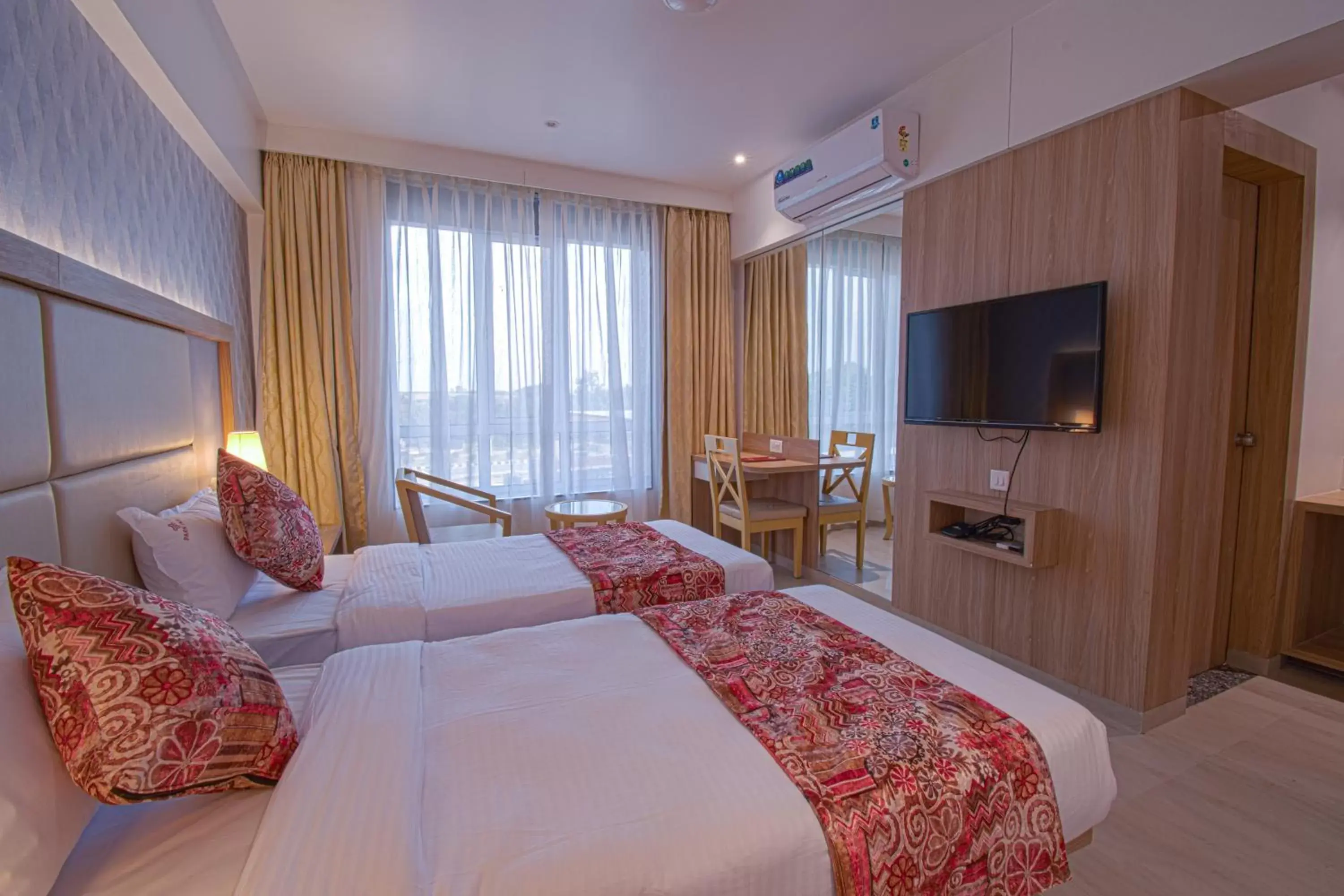 Photo of the whole room, Bed in Hotel Park Tree, NEAR 5 STAR MIDC, KANERIWADI, NH4 GOA HIGHWAY KOLHAPUR Photo of the whole room, Bed in Hotel Park Tree, NEAR 5 STAR MIDC, KANERIWADI, NH4 GOA HIGHWAY KOLHAPUR