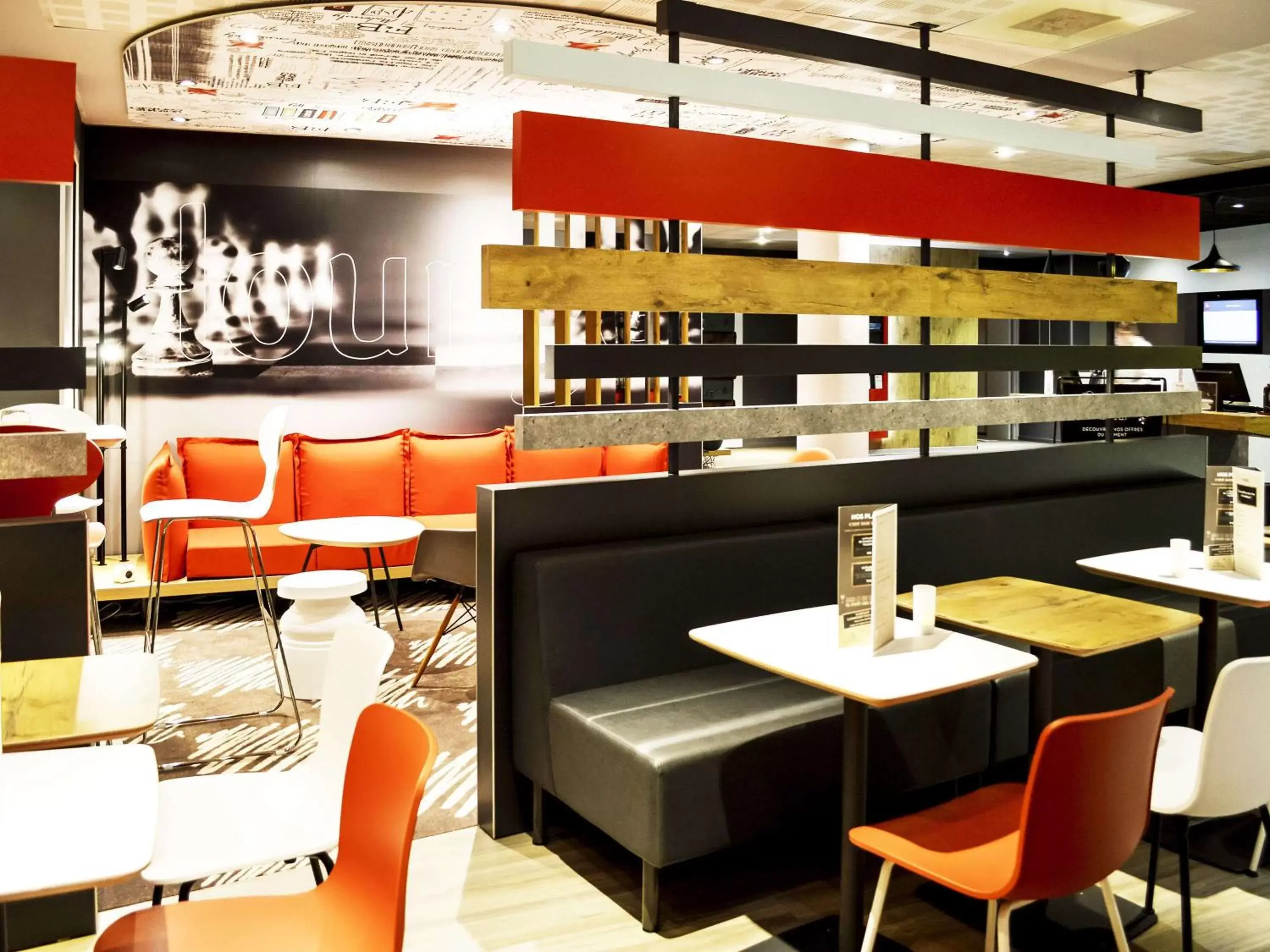 Restaurant/places to eat, Lounge/Bar in ibis Honfleur