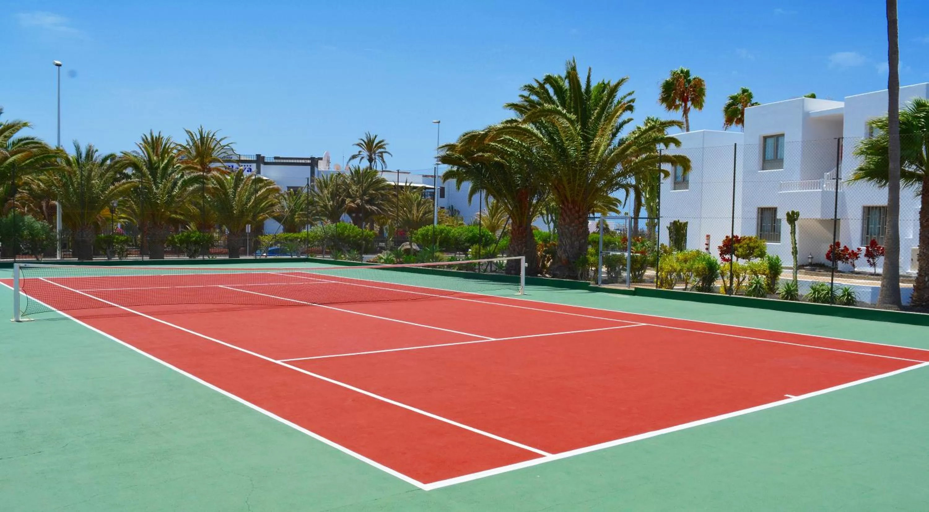 Tennis court in Hotel Floresta