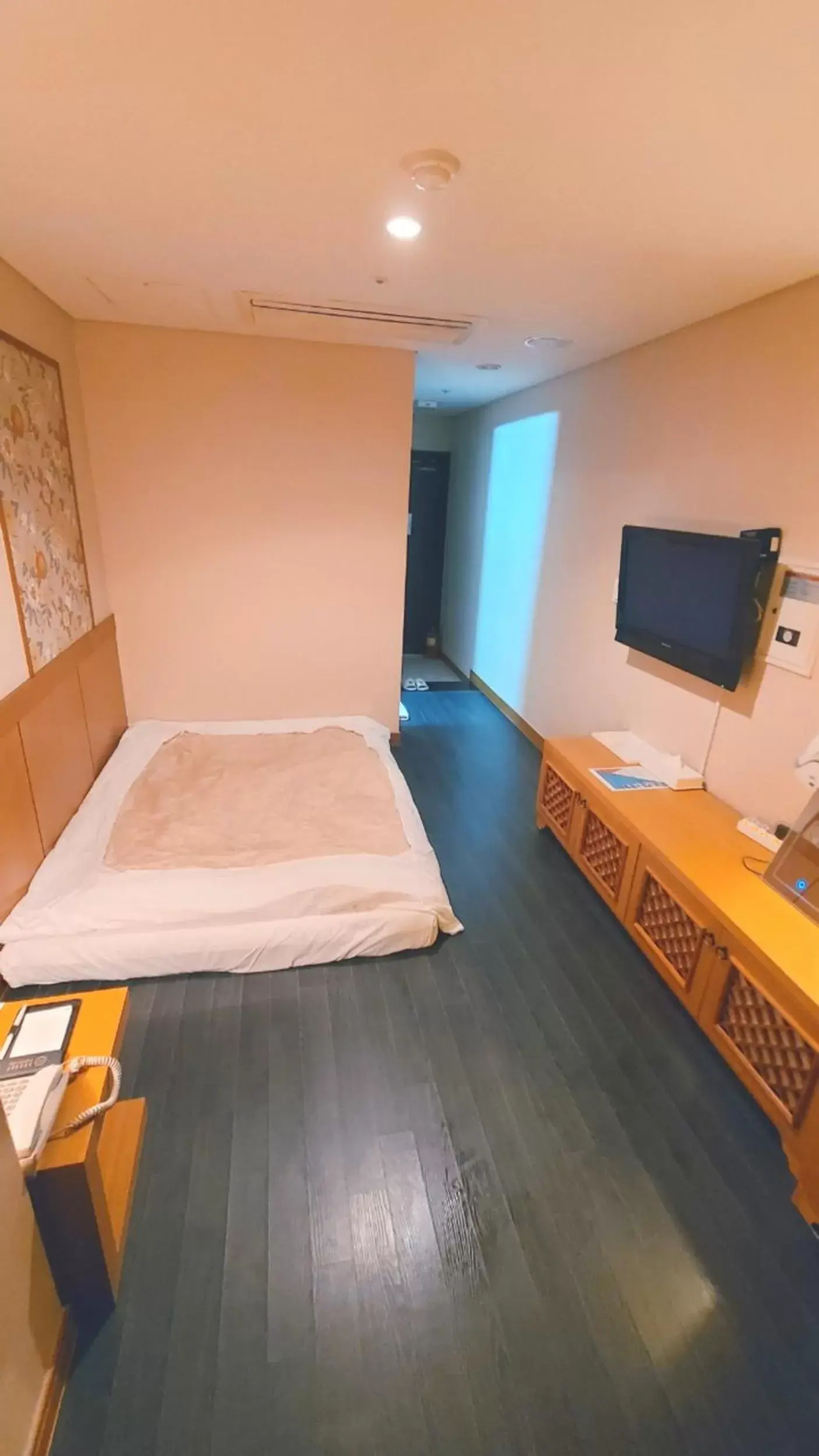 Korean-Style Ondol Room in Sunset Business Hotel