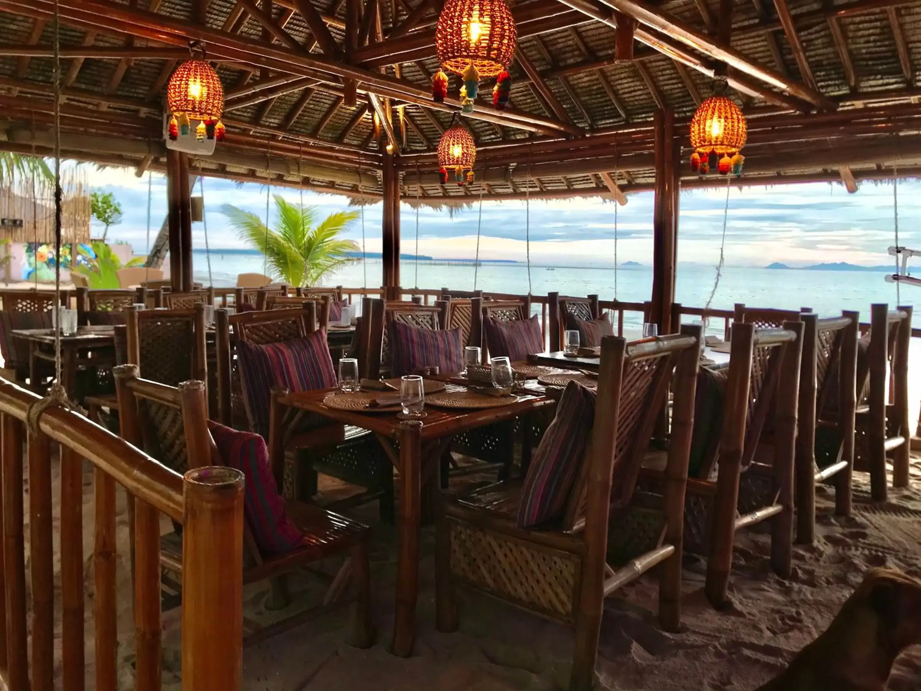 Restaurant/places to eat in Amihan Beach Cabanas Restaurant/places to eat in Amihan Beach Cabanas