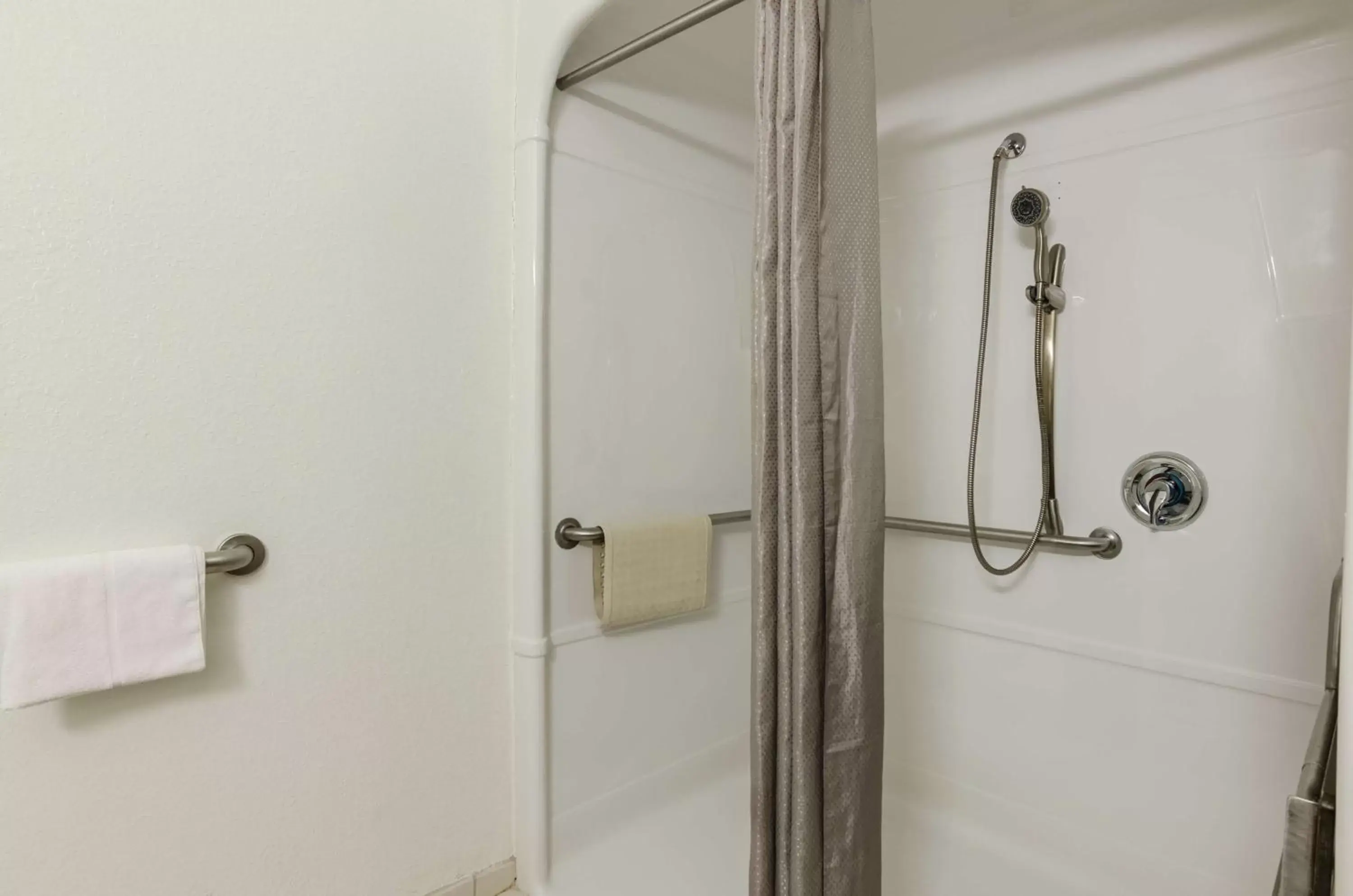 Photo of the whole room, Bathroom in Motel 6-Bristol, VA