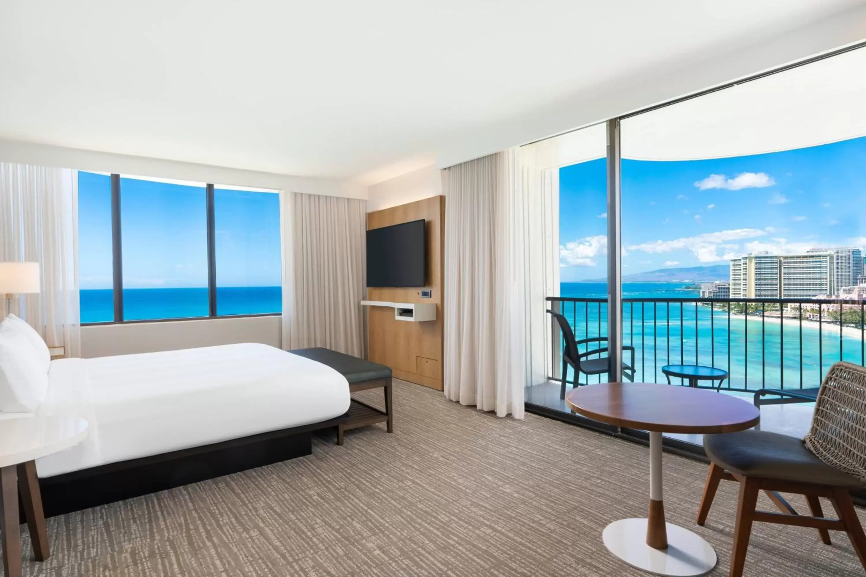 Photo of the whole room, Sea View in Waikiki Beach Marriott Resort & Spa