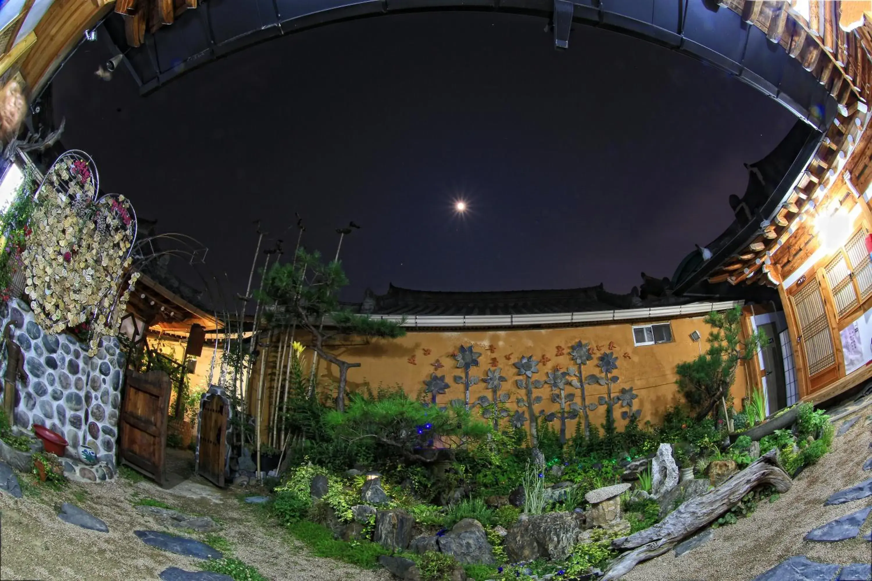 Happiness Full Hanok Guesthouse Jeonju