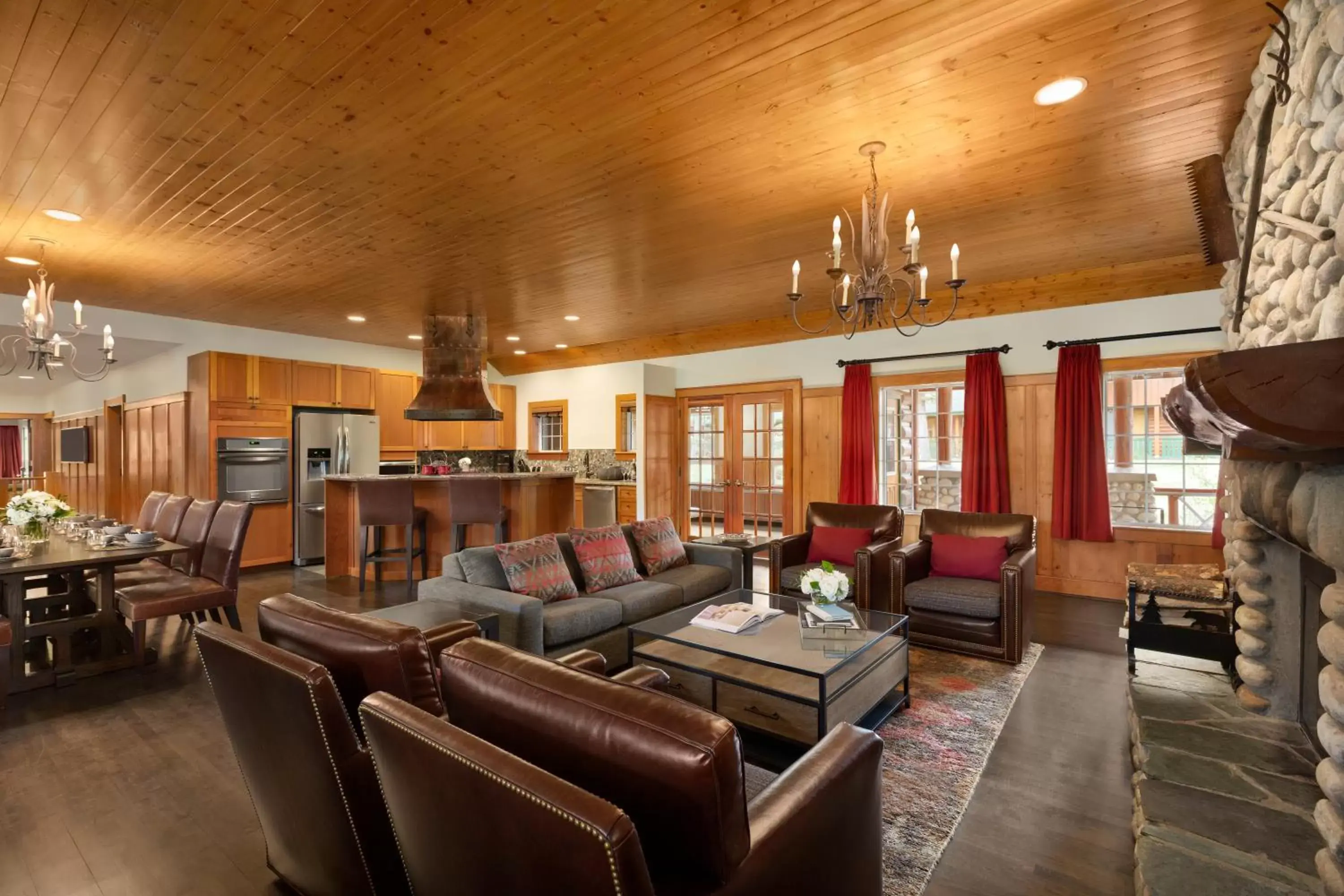 Living room, Seating Area in Fairmont Jasper Park Lodge