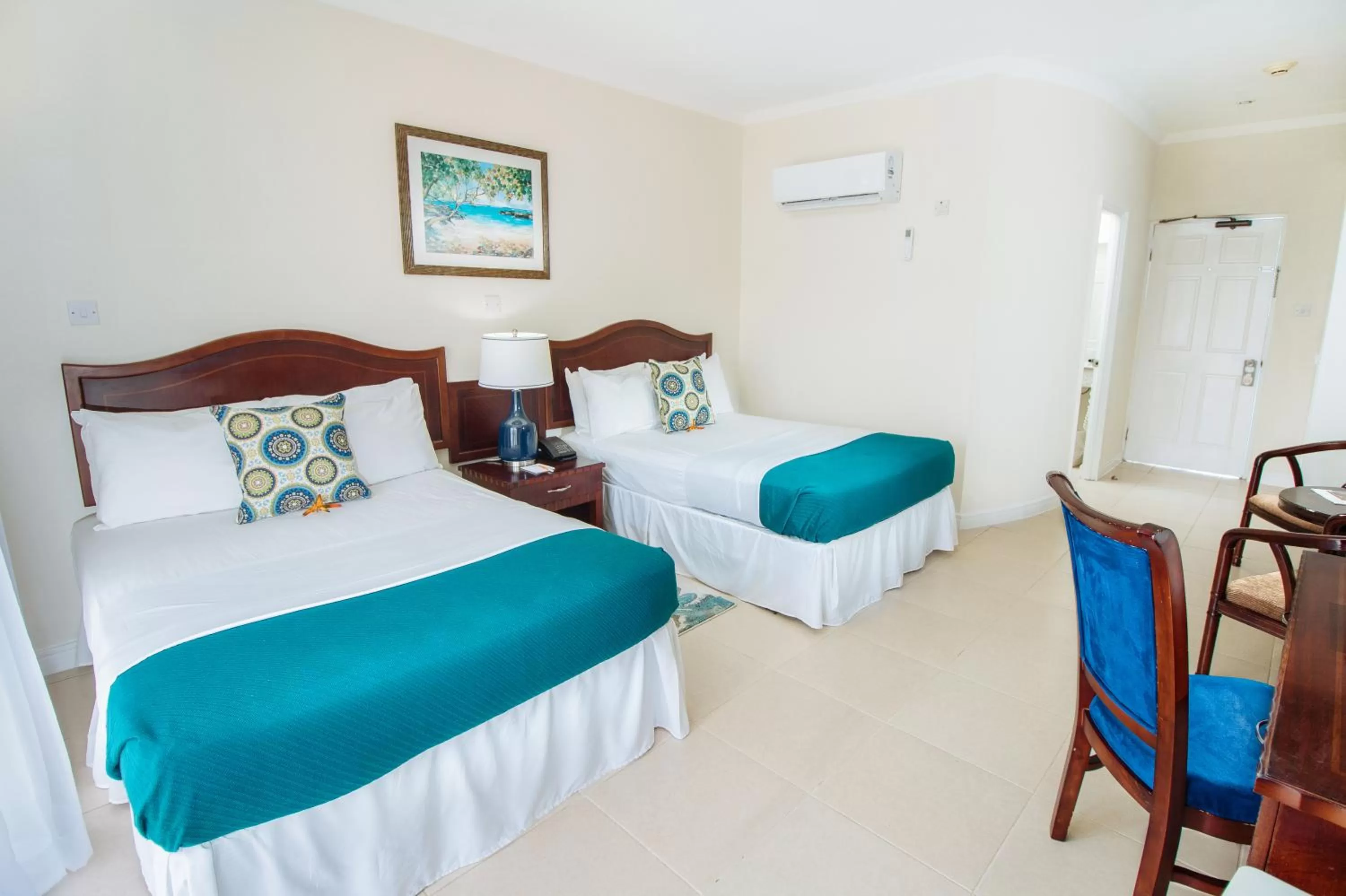 Photo of the whole room, Bed in Bay Gardens Marina Haven