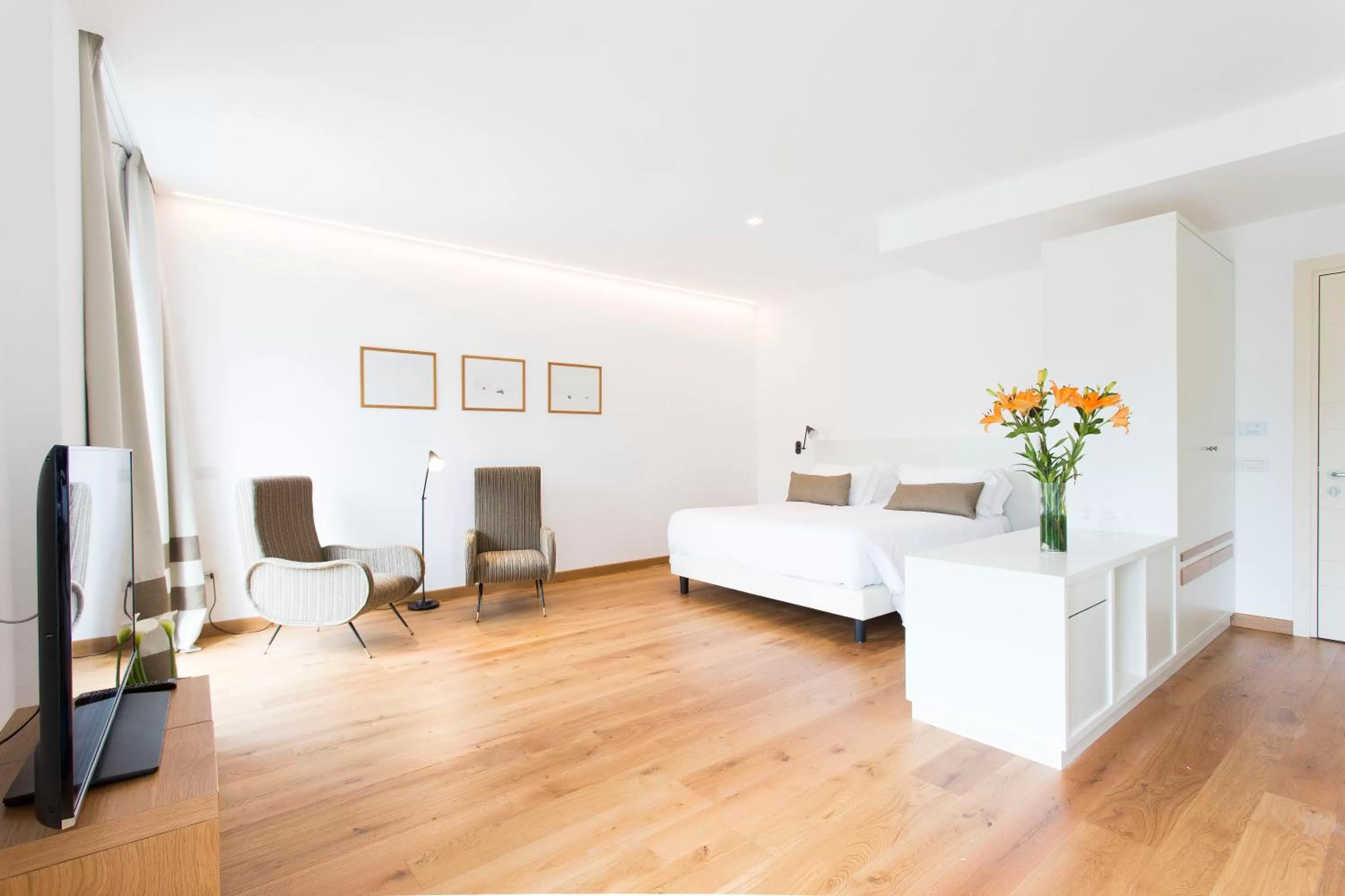 Day, Bed in Villa Fiorella Art Hotel