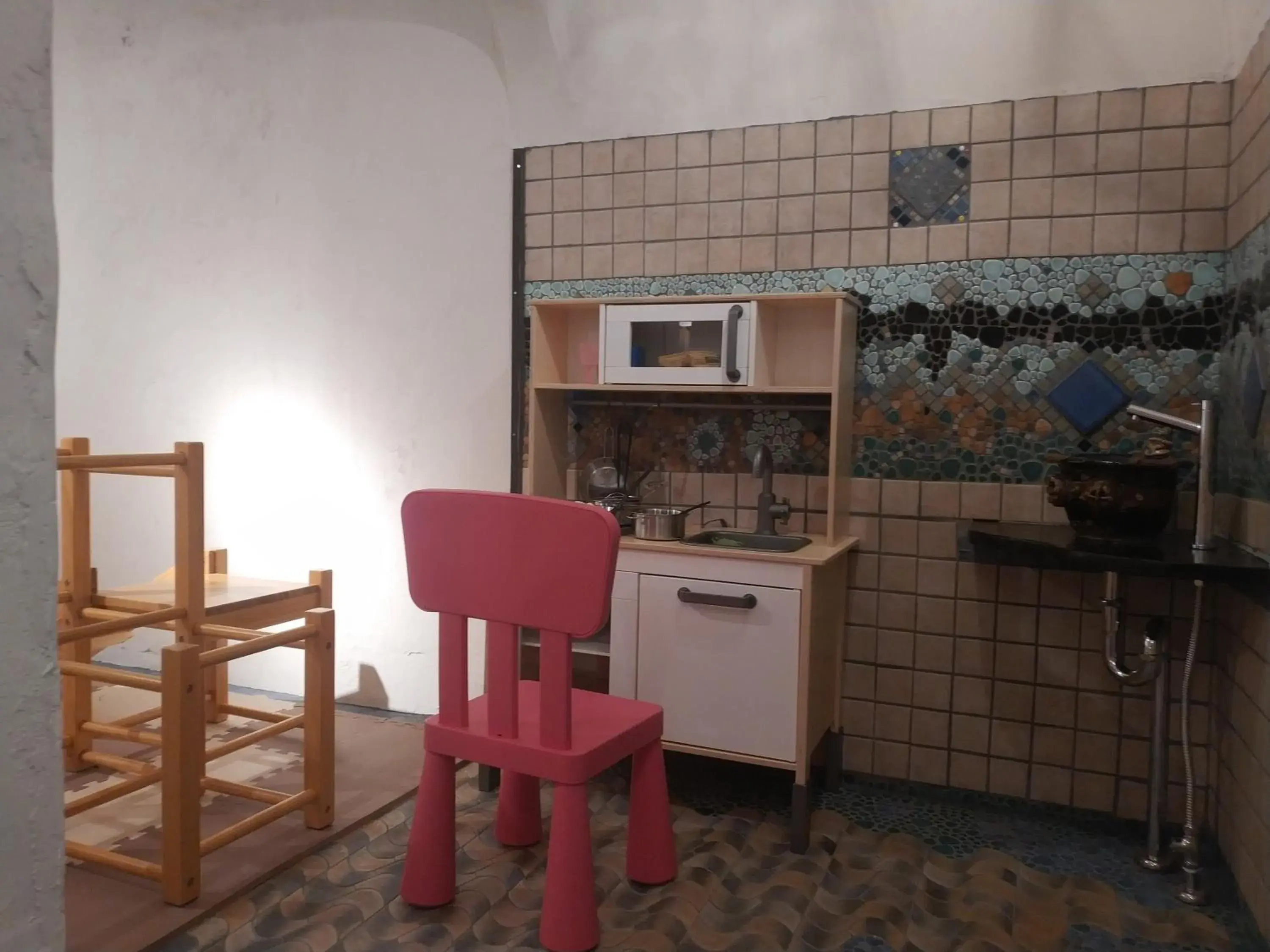 Communal kitchen, Kitchen/Kitchenette in Hostel Yume Nomad