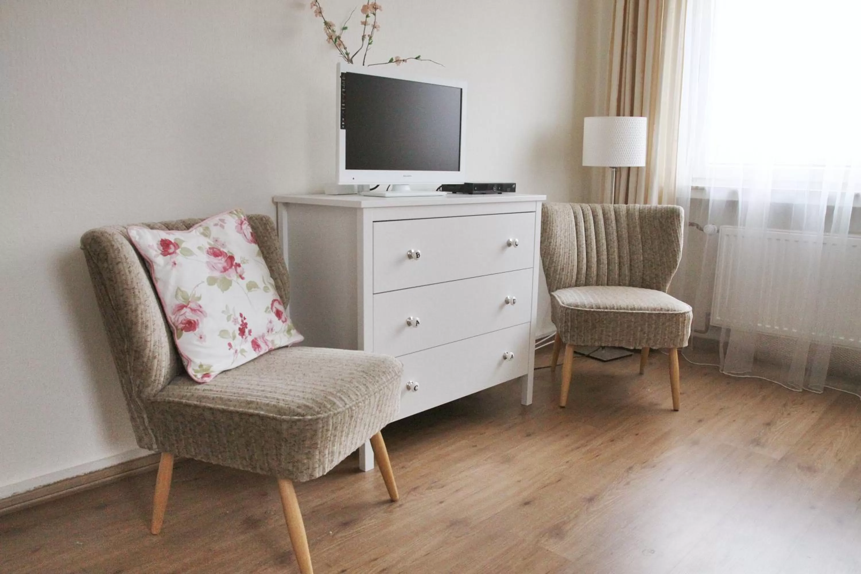 Photo of the whole room, Seating Area in B&B Orchidee