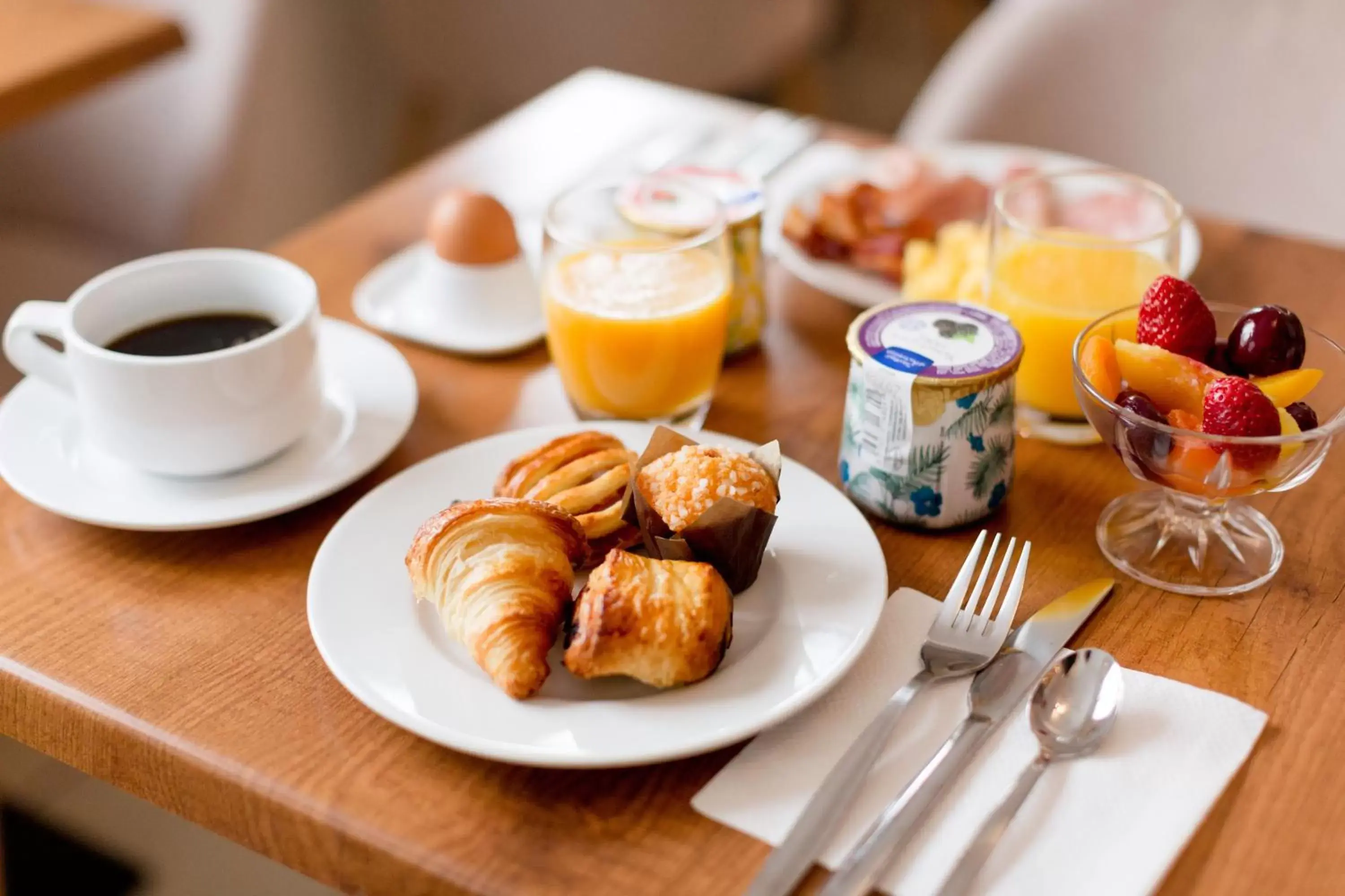 Buffet breakfast in Cerise Nantes Atlantis