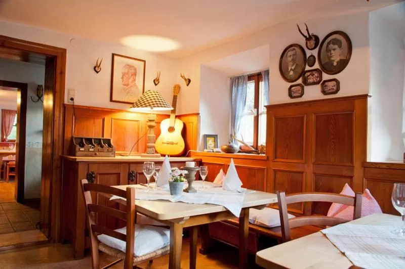 Restaurant/places to eat in Berggasthof Butzn Wirt