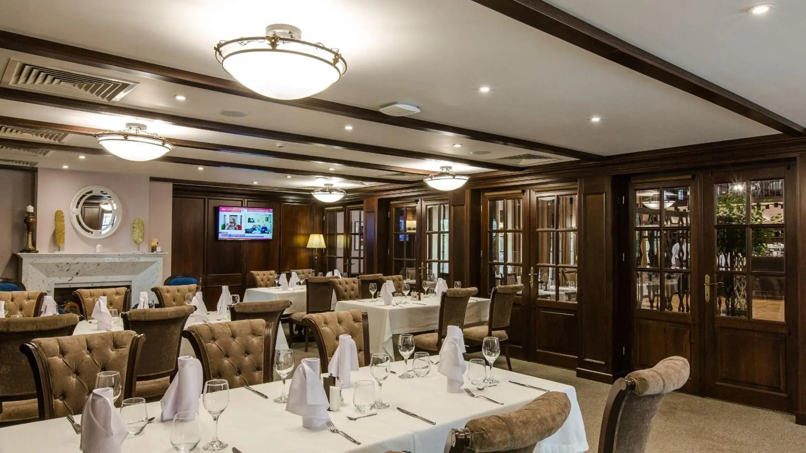 Food and drinks, Restaurant/Places to Eat in Hotel Herastrau